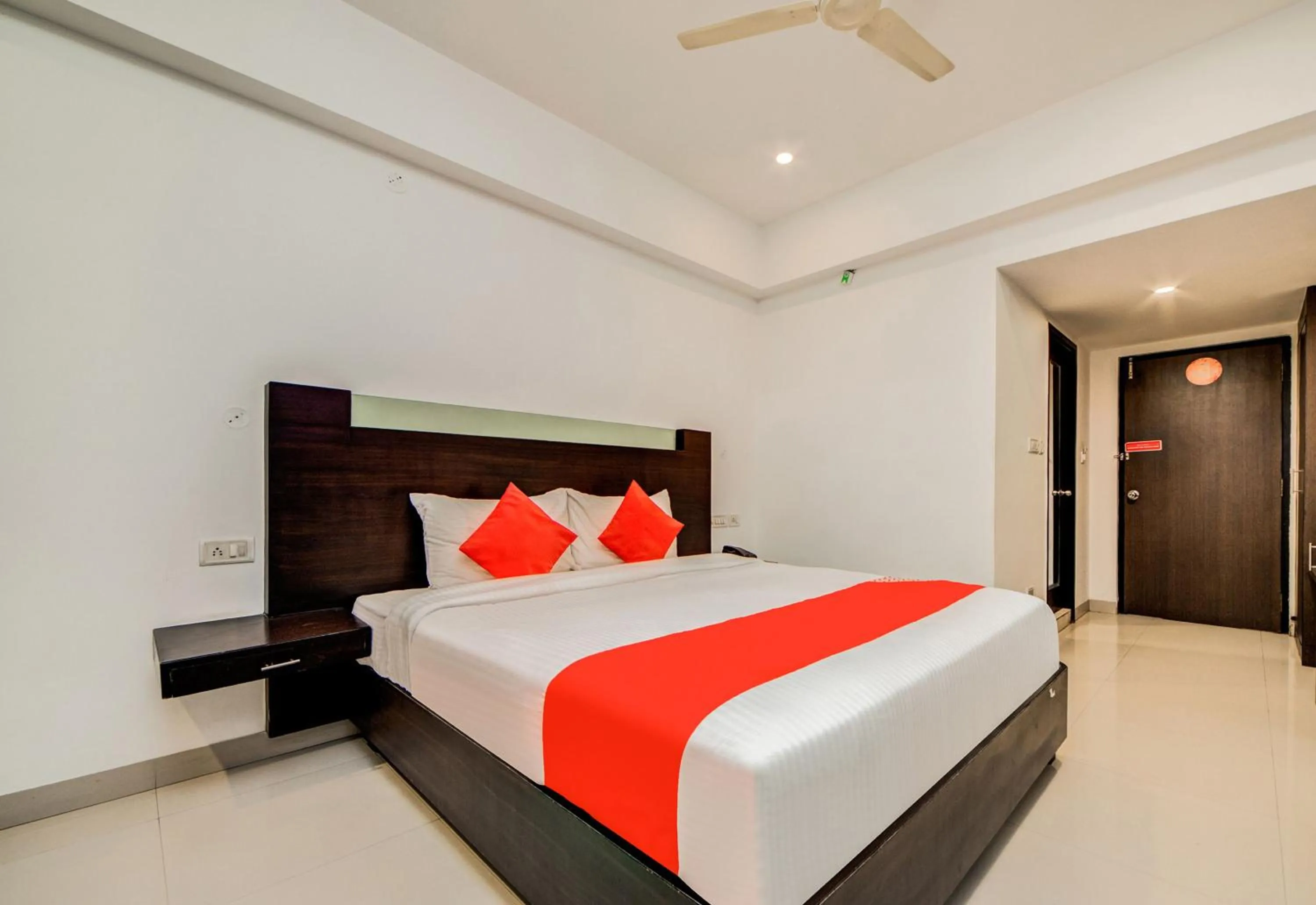 Bedroom, Bed in Hotel O Kachiguda Railway Station