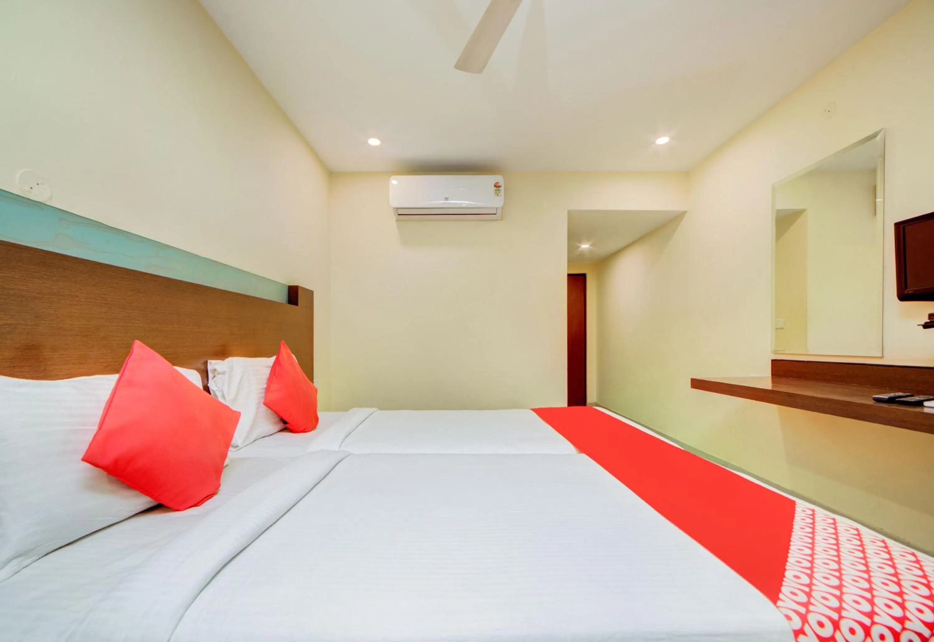 Bedroom, Bed in Hotel O Kachiguda Railway Station