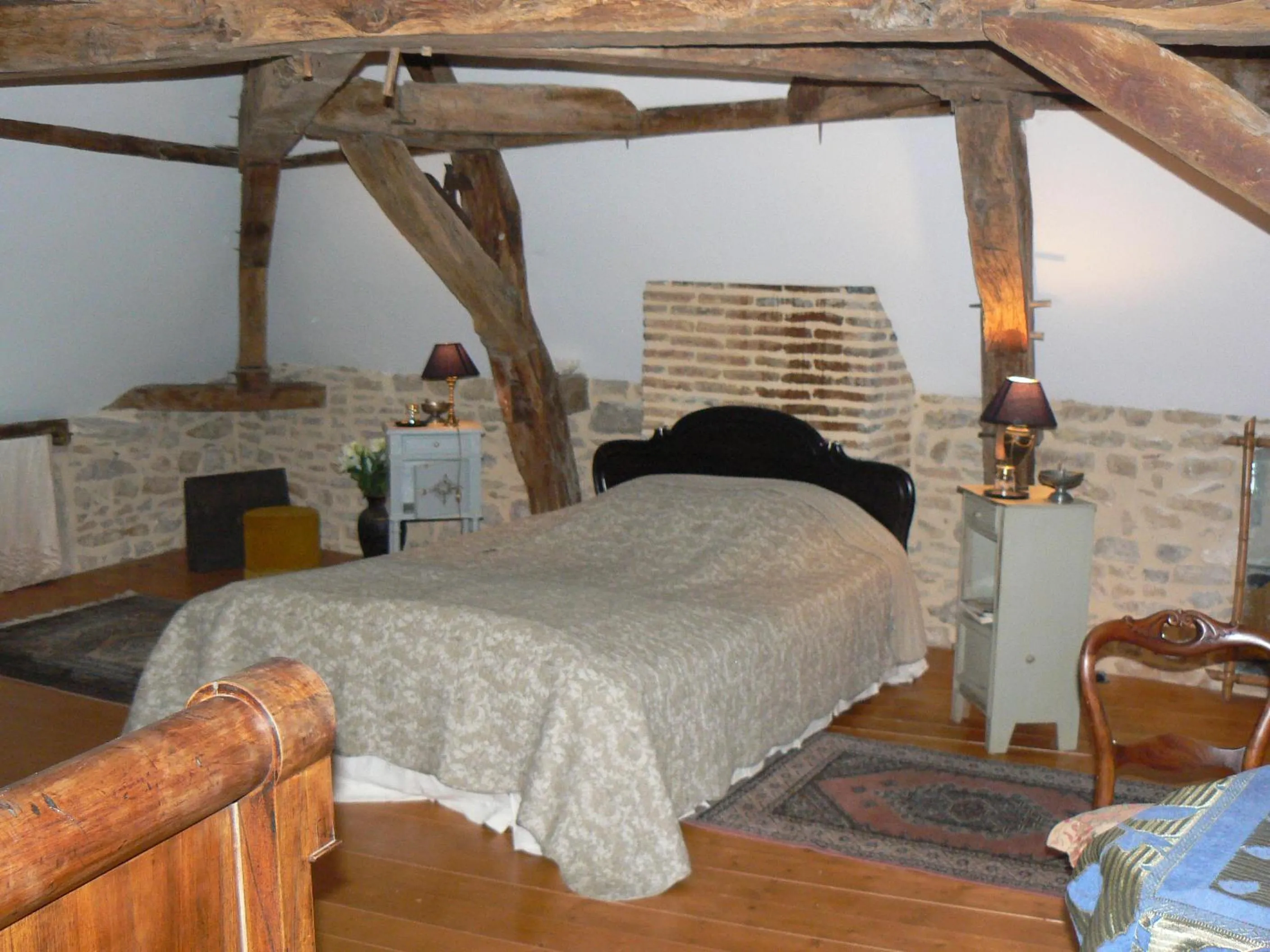Photo of the whole room, Bed in Chambres d'hôtes la Graineterie