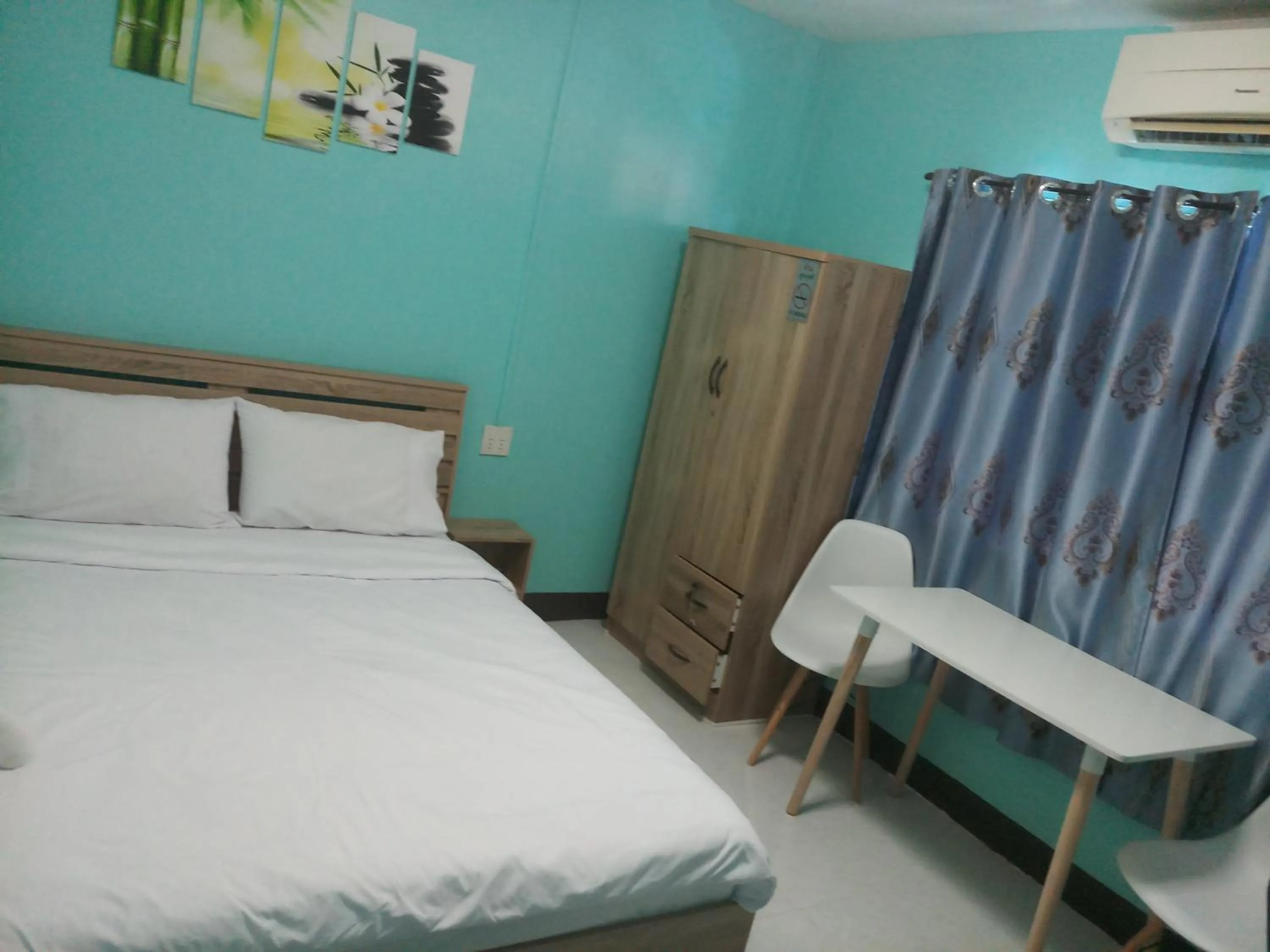 Bed in Kata S. T. House