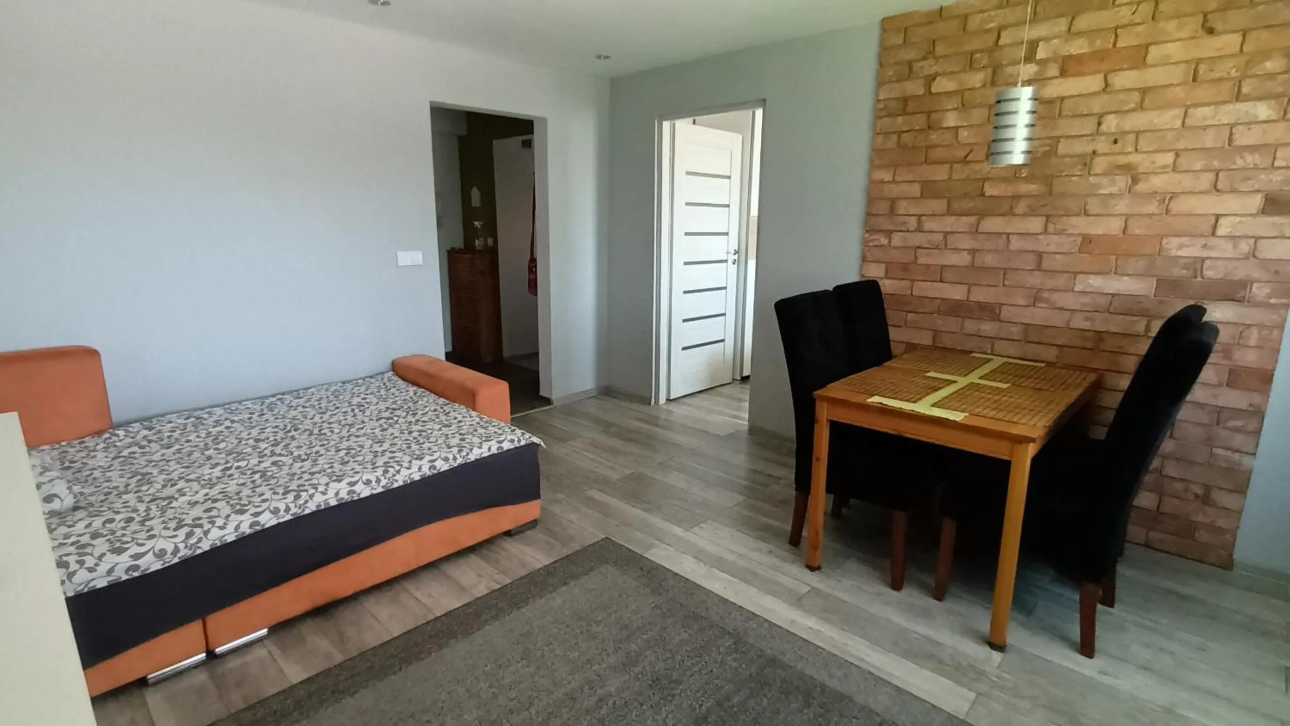 Modern Studio 9
