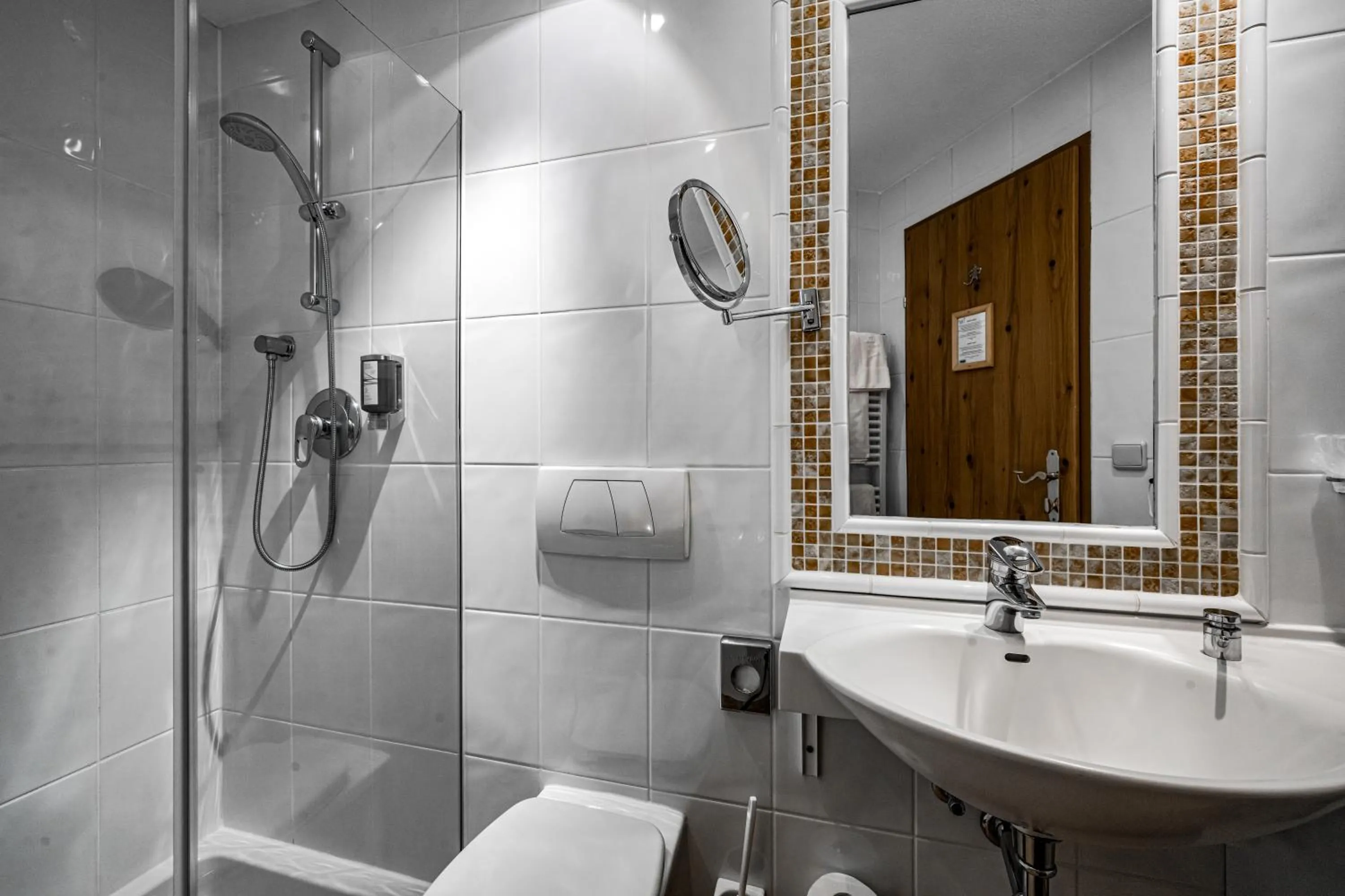 Shower in Hotel Alpina Sölden - Adults Only