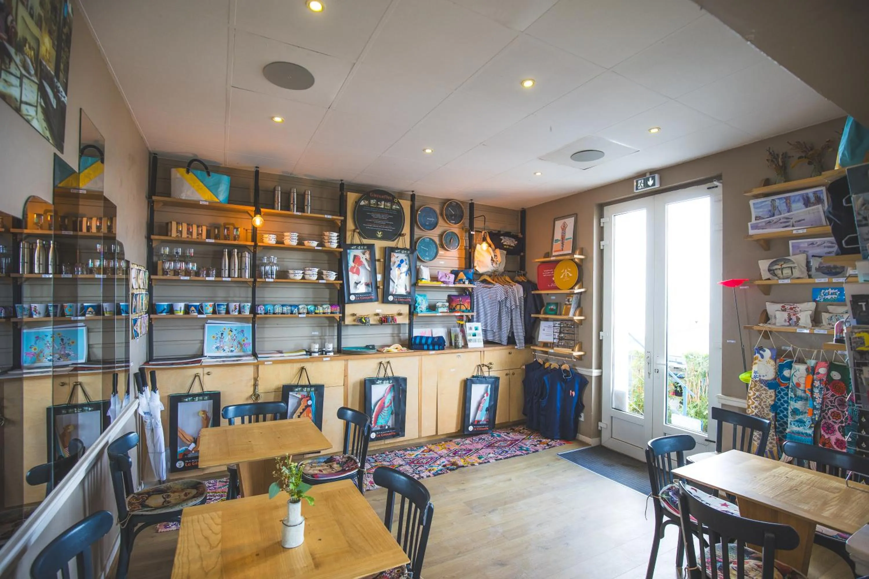 On-site shops in Hôtel Les Charmettes - Saint Malo