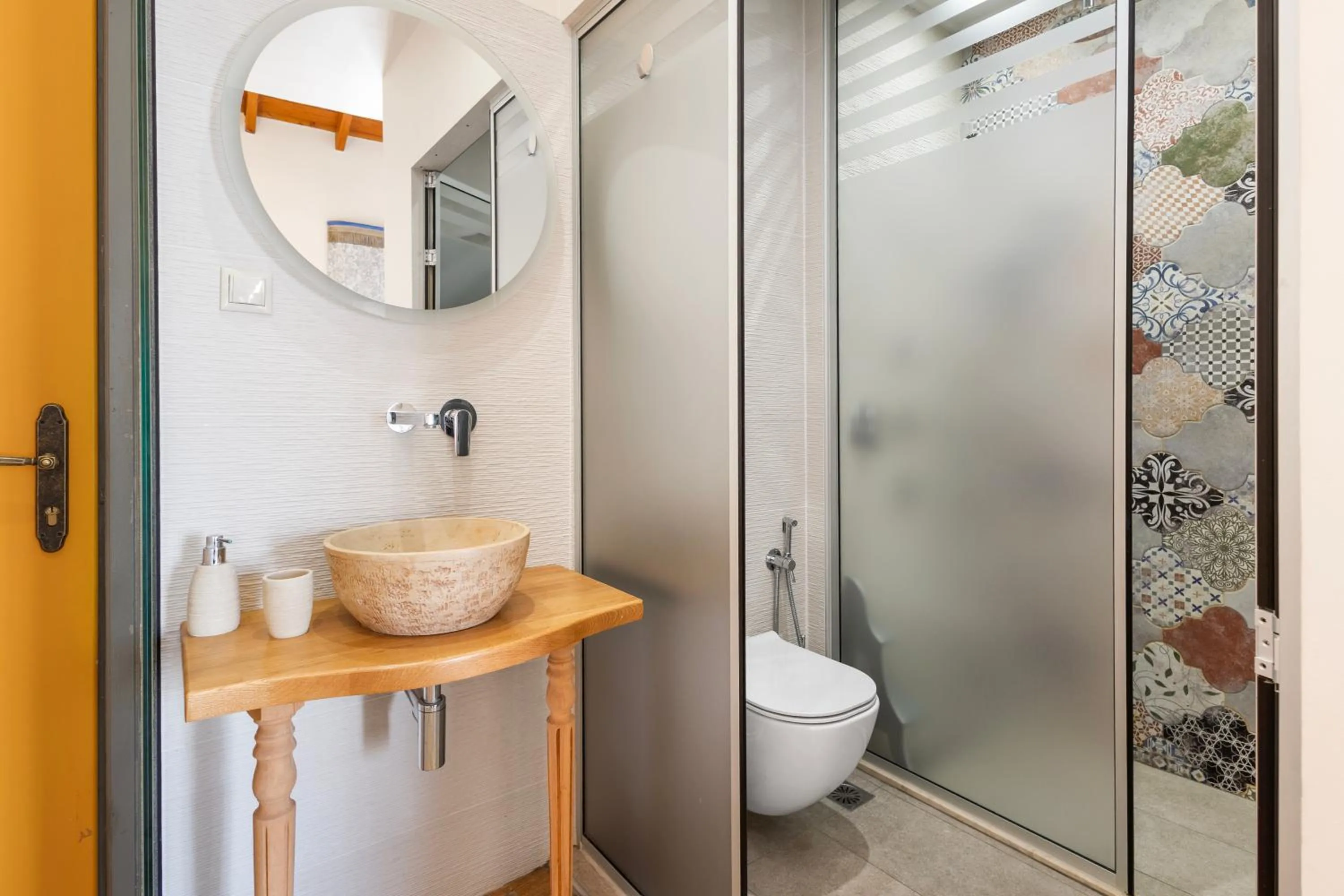 Shower in Belmondo Hotel