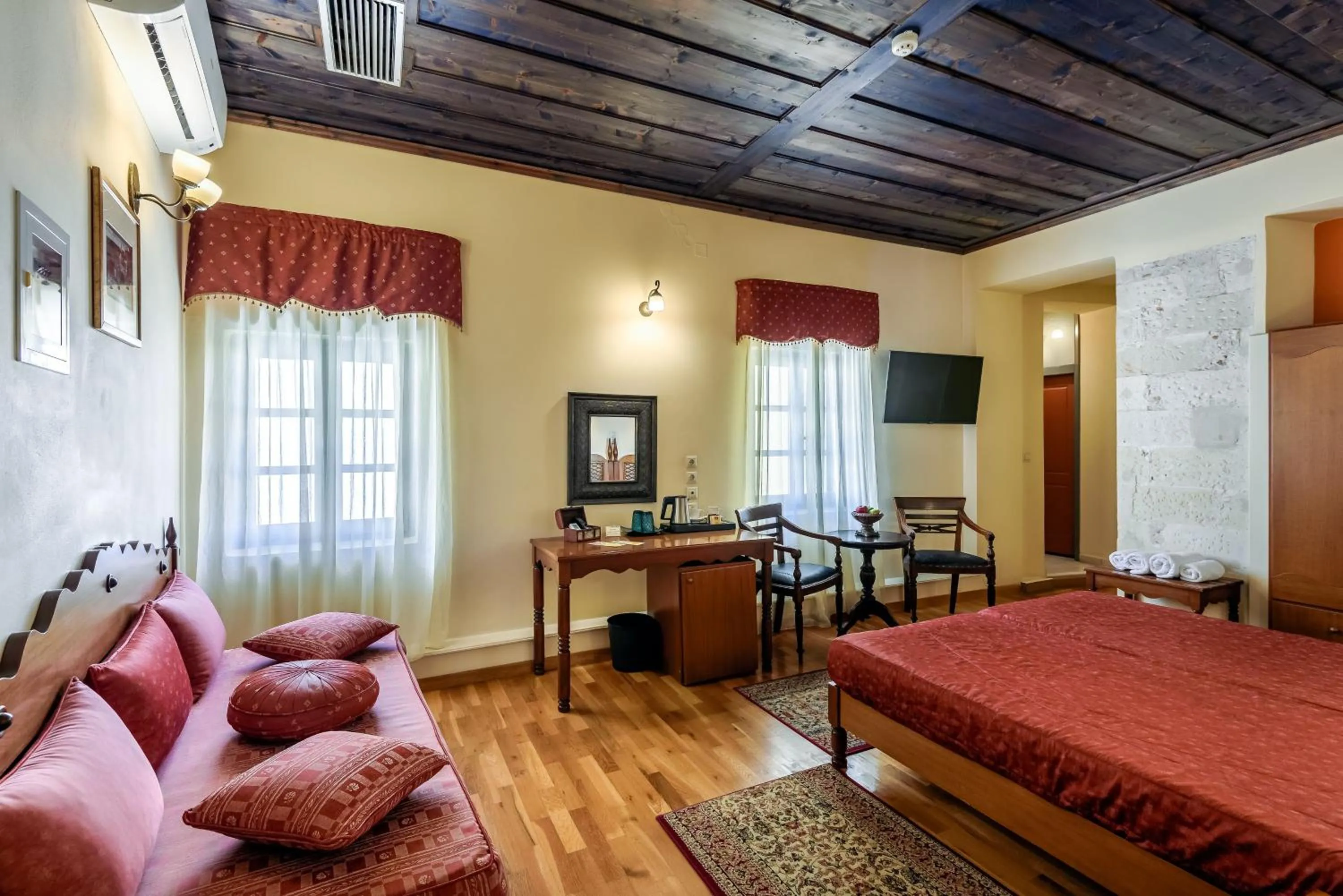 Bed in Belmondo Hotel