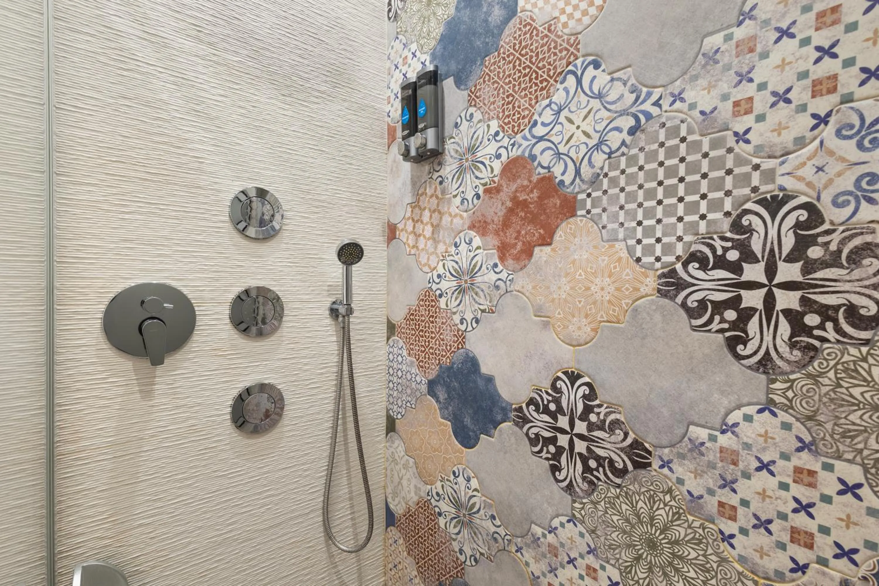 Shower in Belmondo Hotel