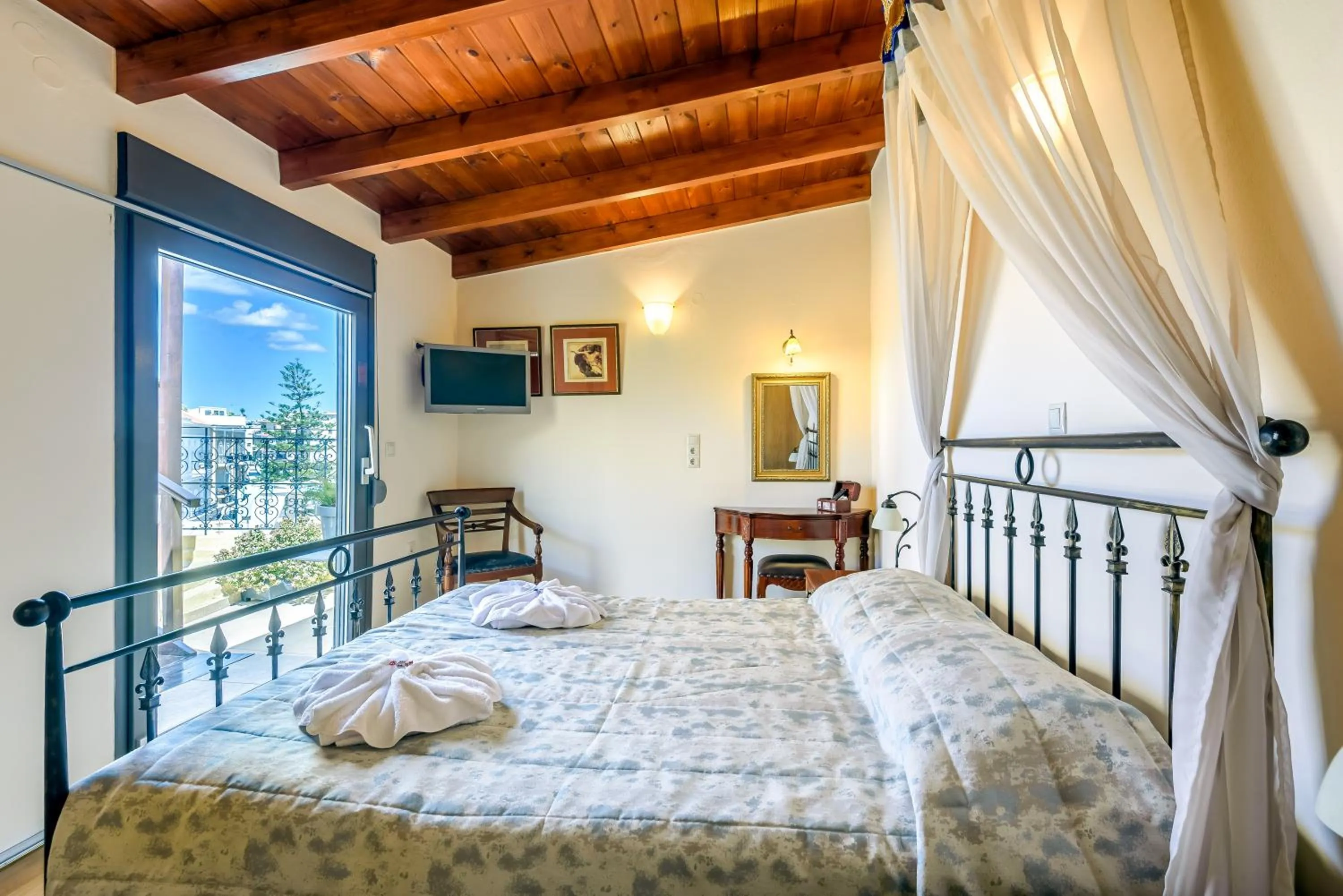 Bed in Belmondo Hotel