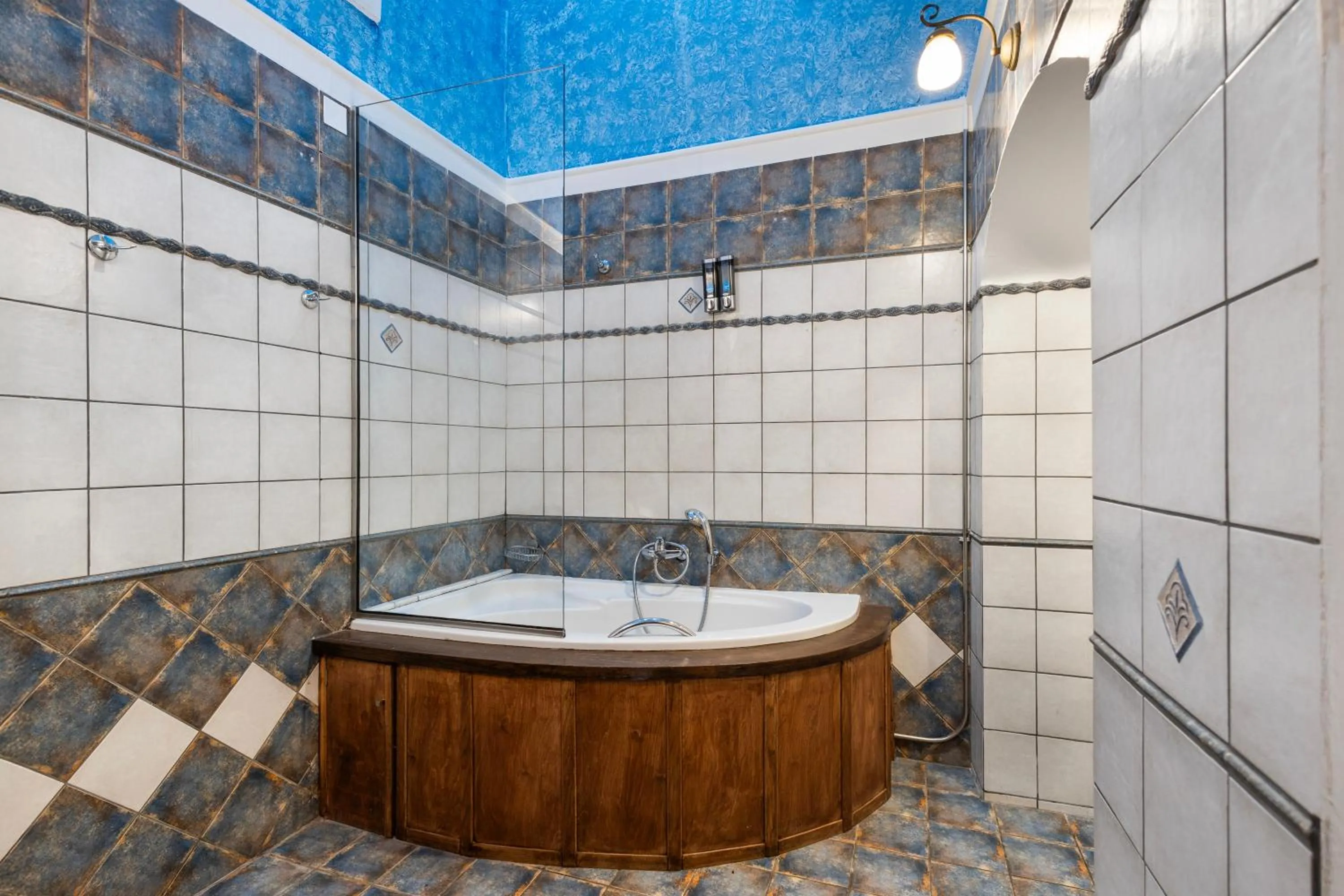 Bathroom in Belmondo Hotel