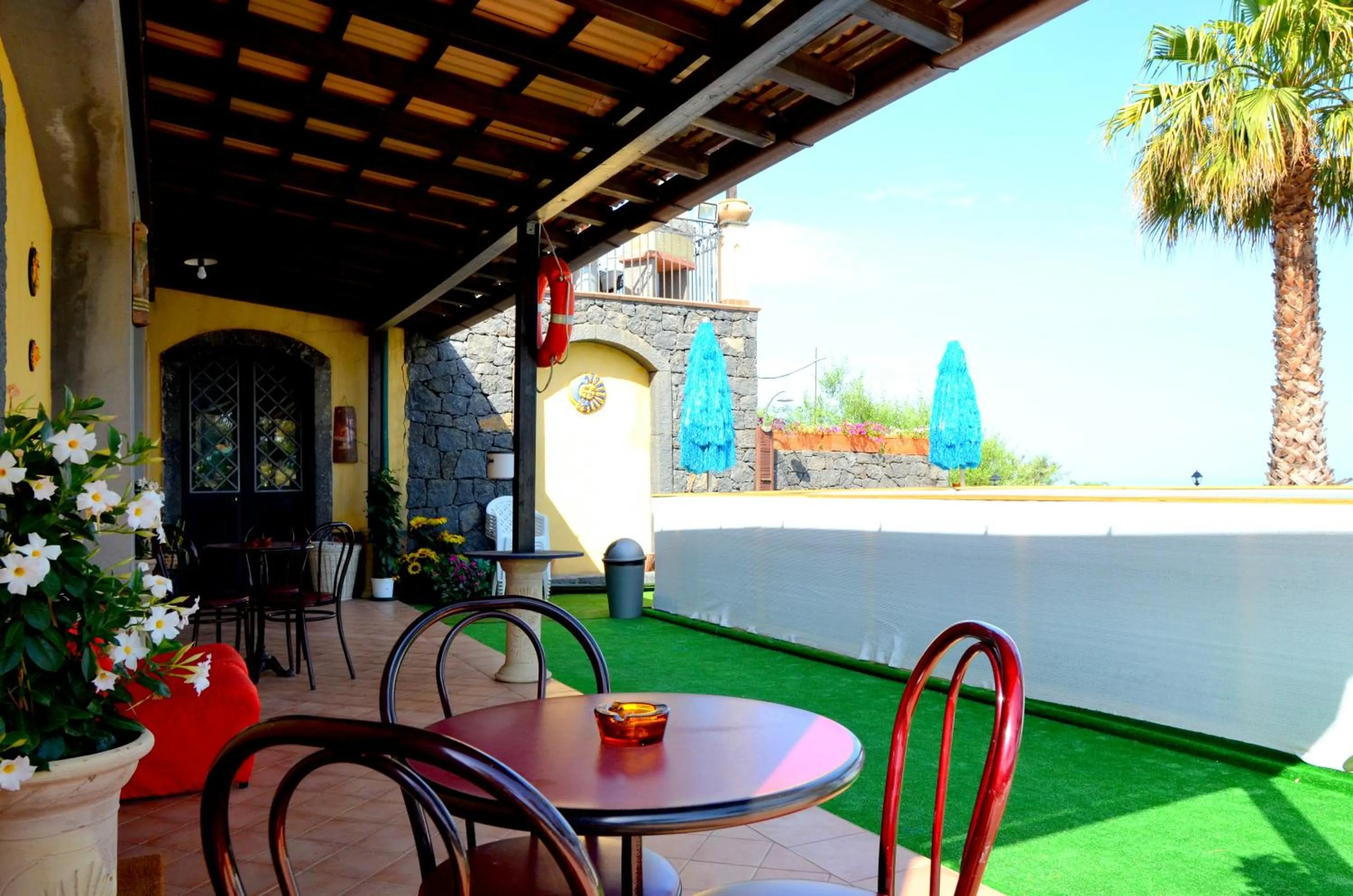 Swimming pool in La Casa del Melograno