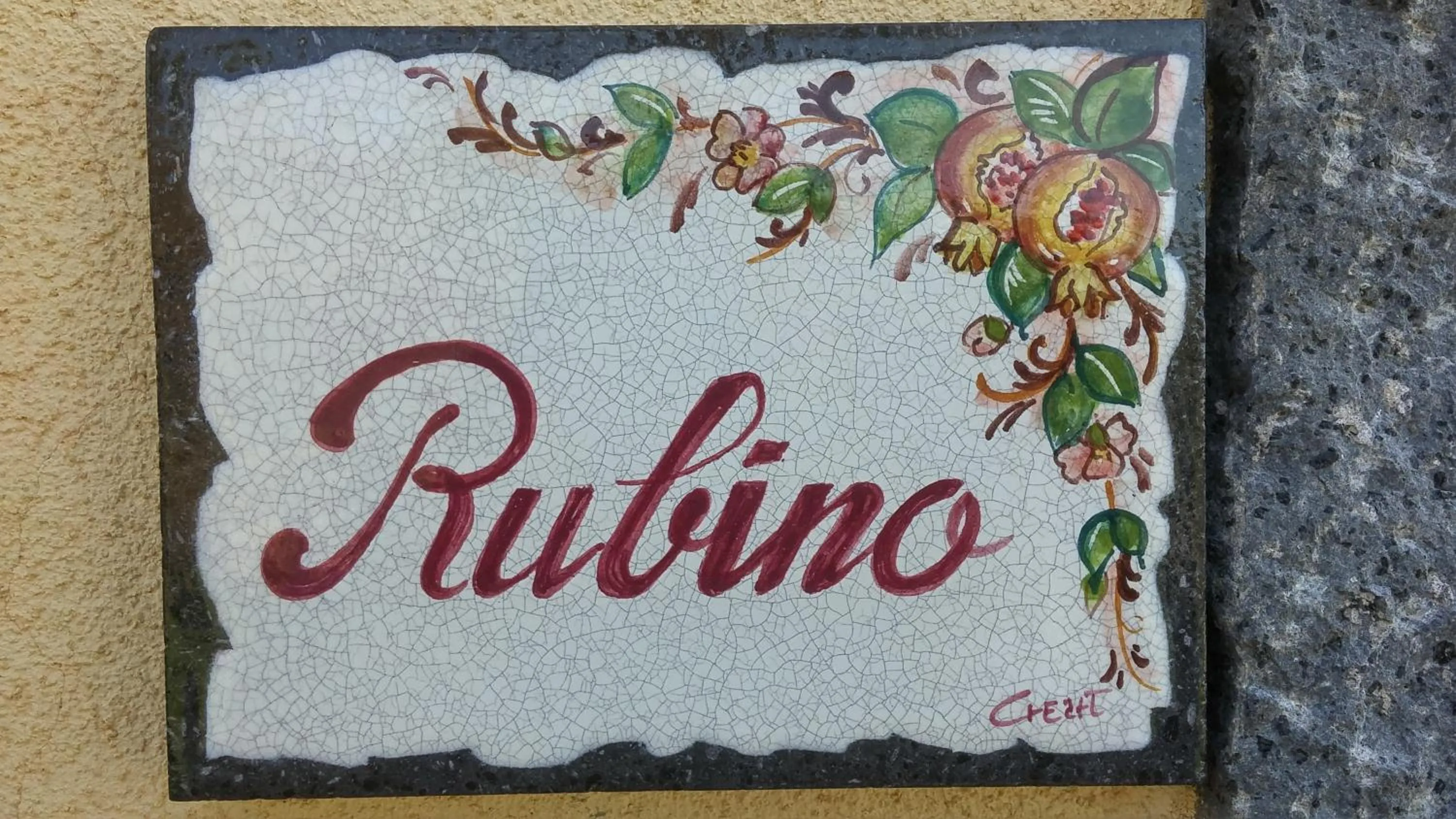 Decorative detail in La Casa del Melograno