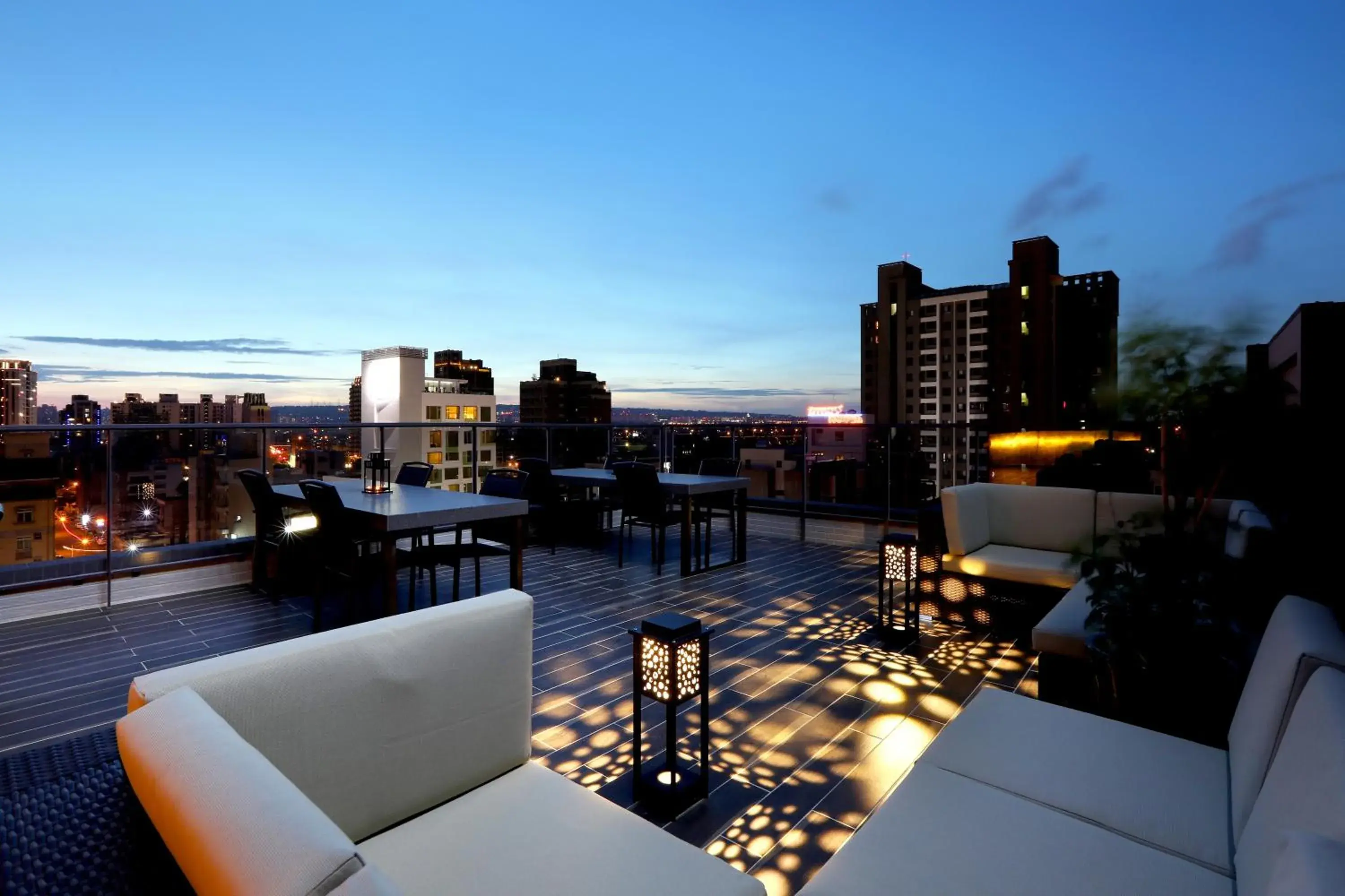 Property building in Kun Tour Property building in Kun Tour