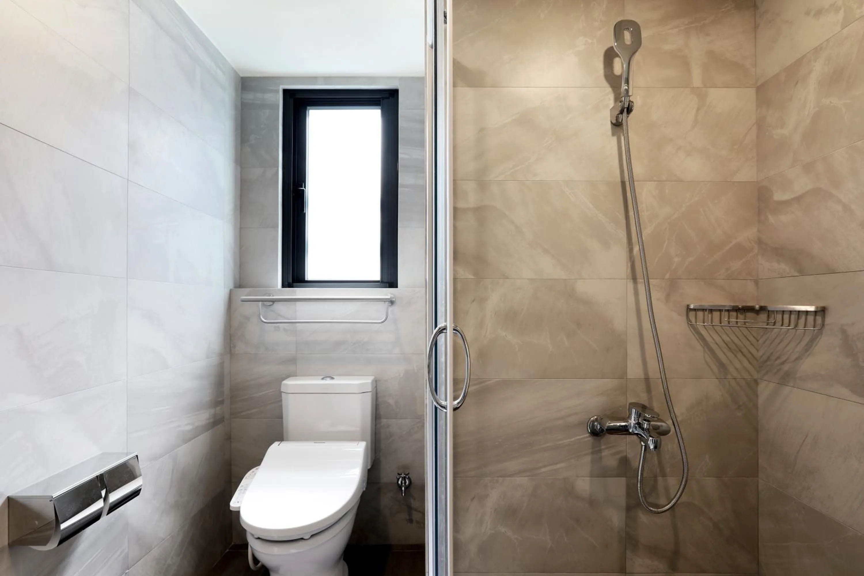 Bathroom in Kun Tour