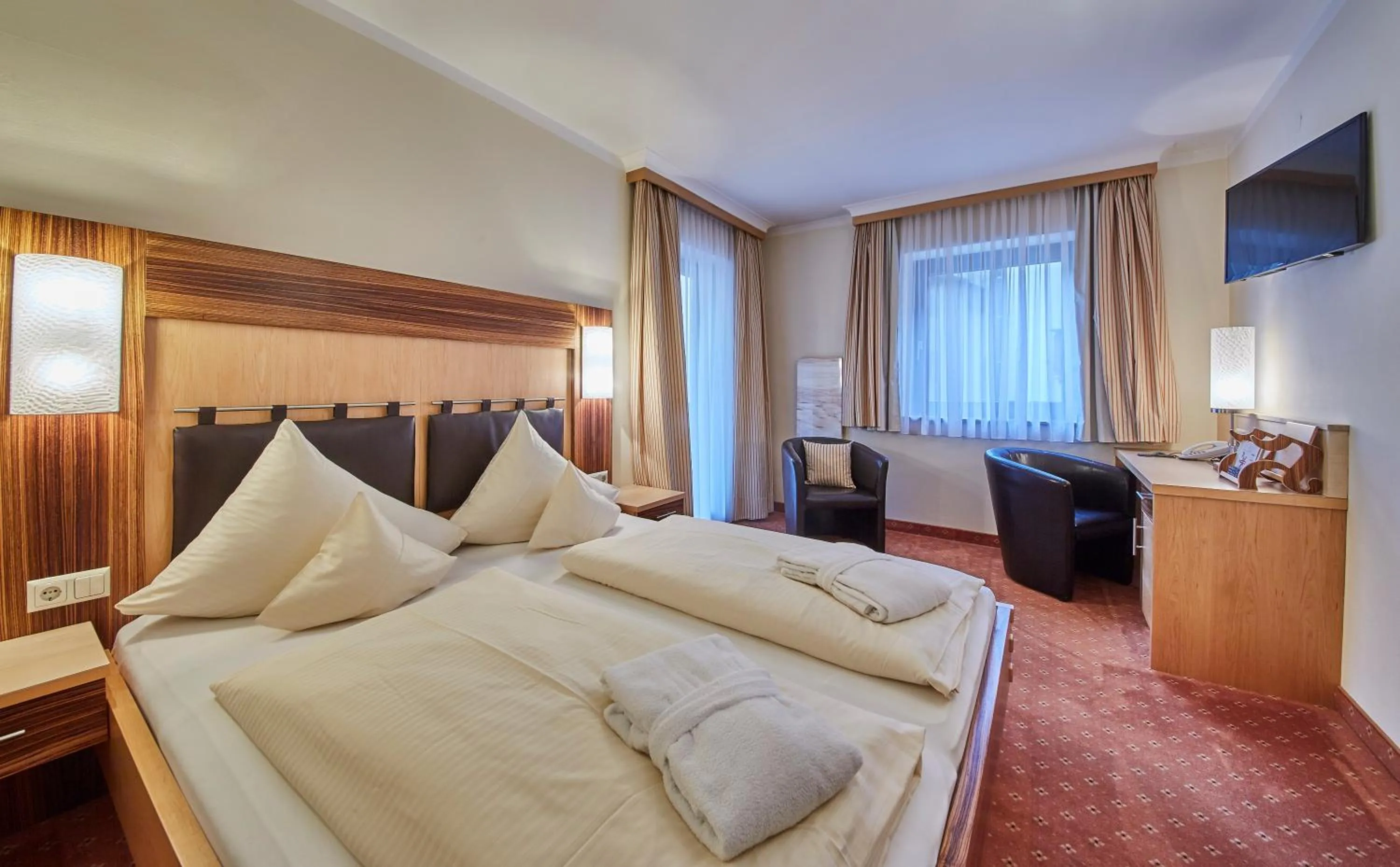 Photo of the whole room, Bed in Hotel Hasenauer 4 Sterne Superior