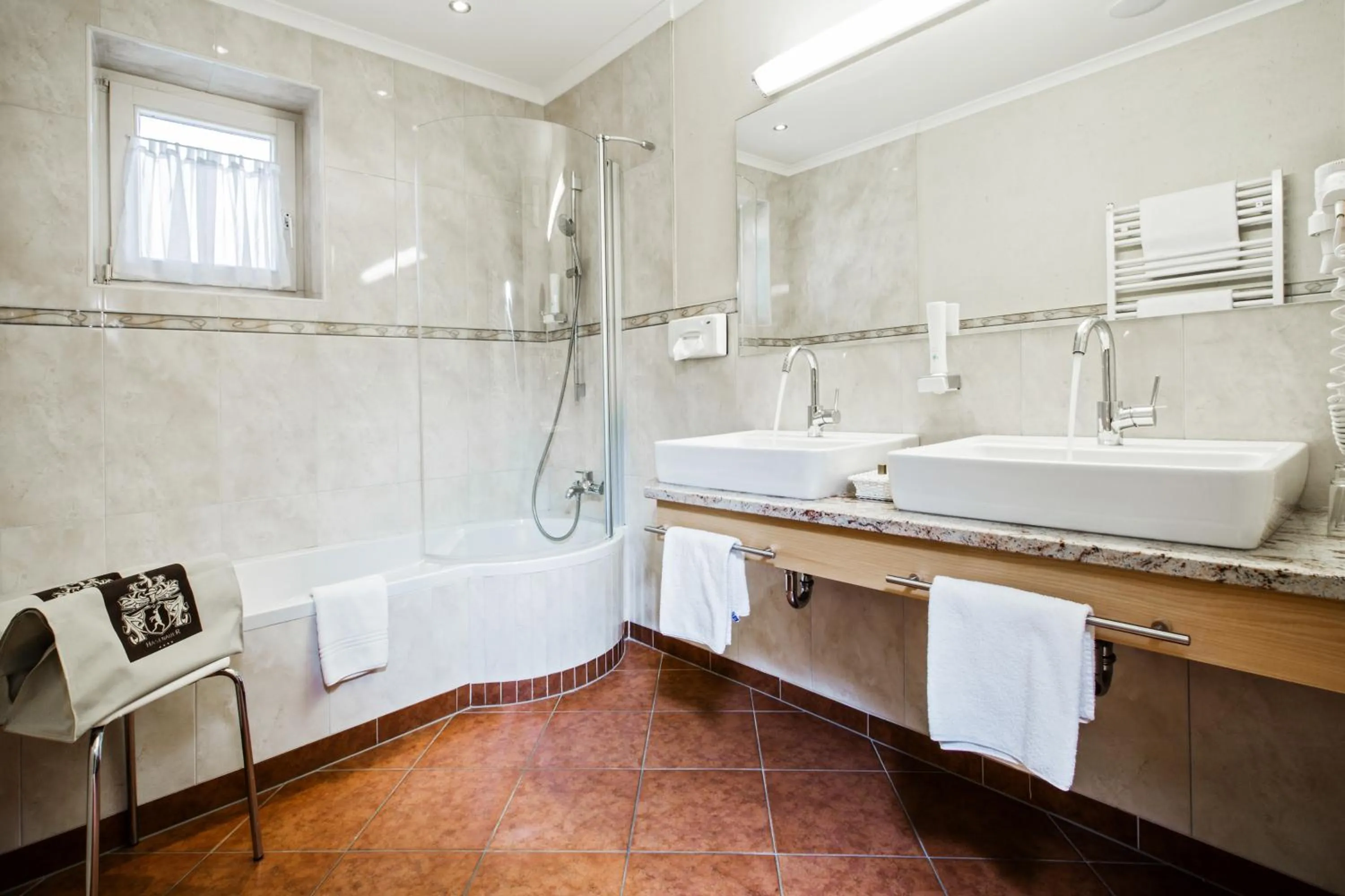 Swimming pool in Hotel Hasenauer 4 Sterne Superior