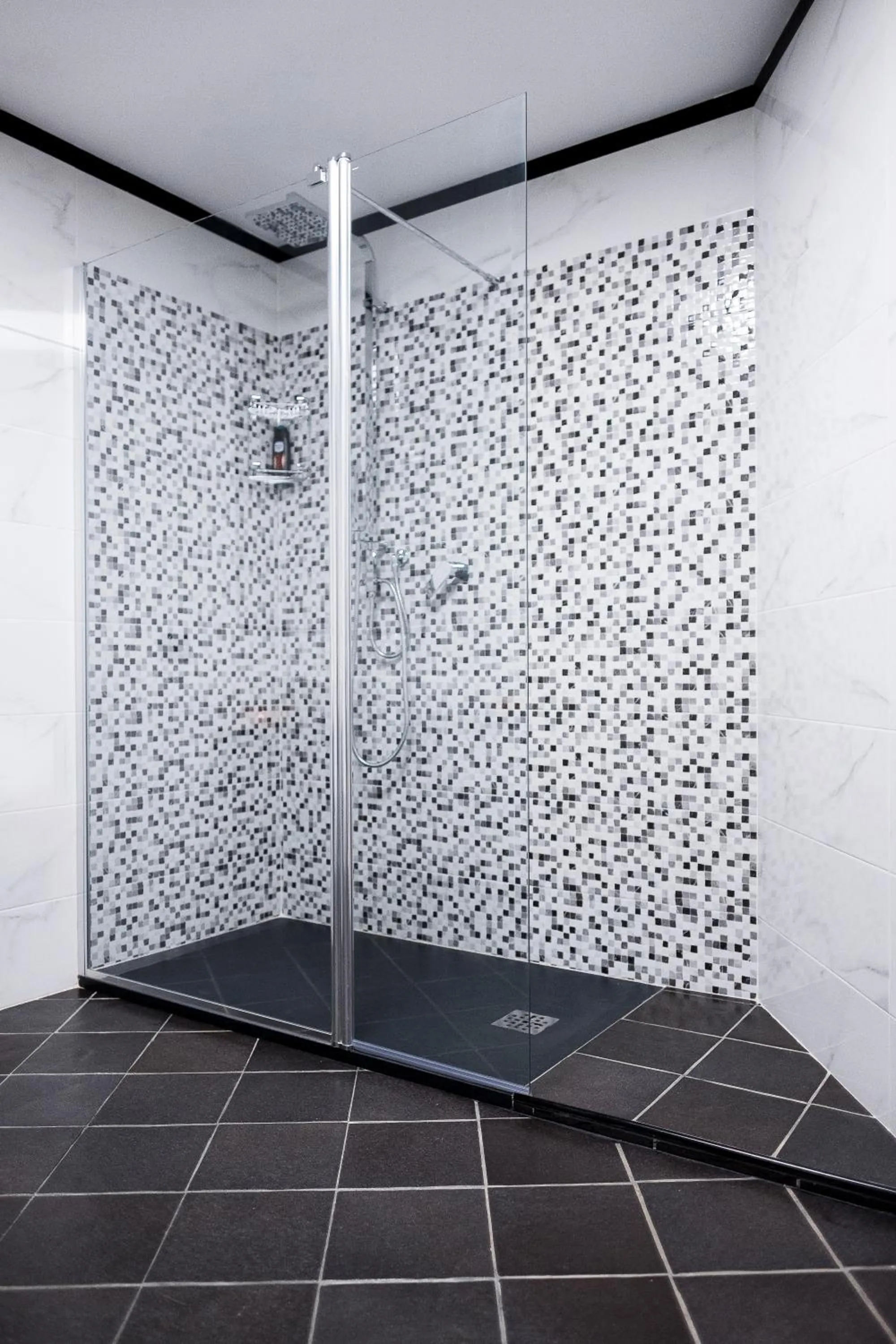 Shower in Suite al Vecchio Castello