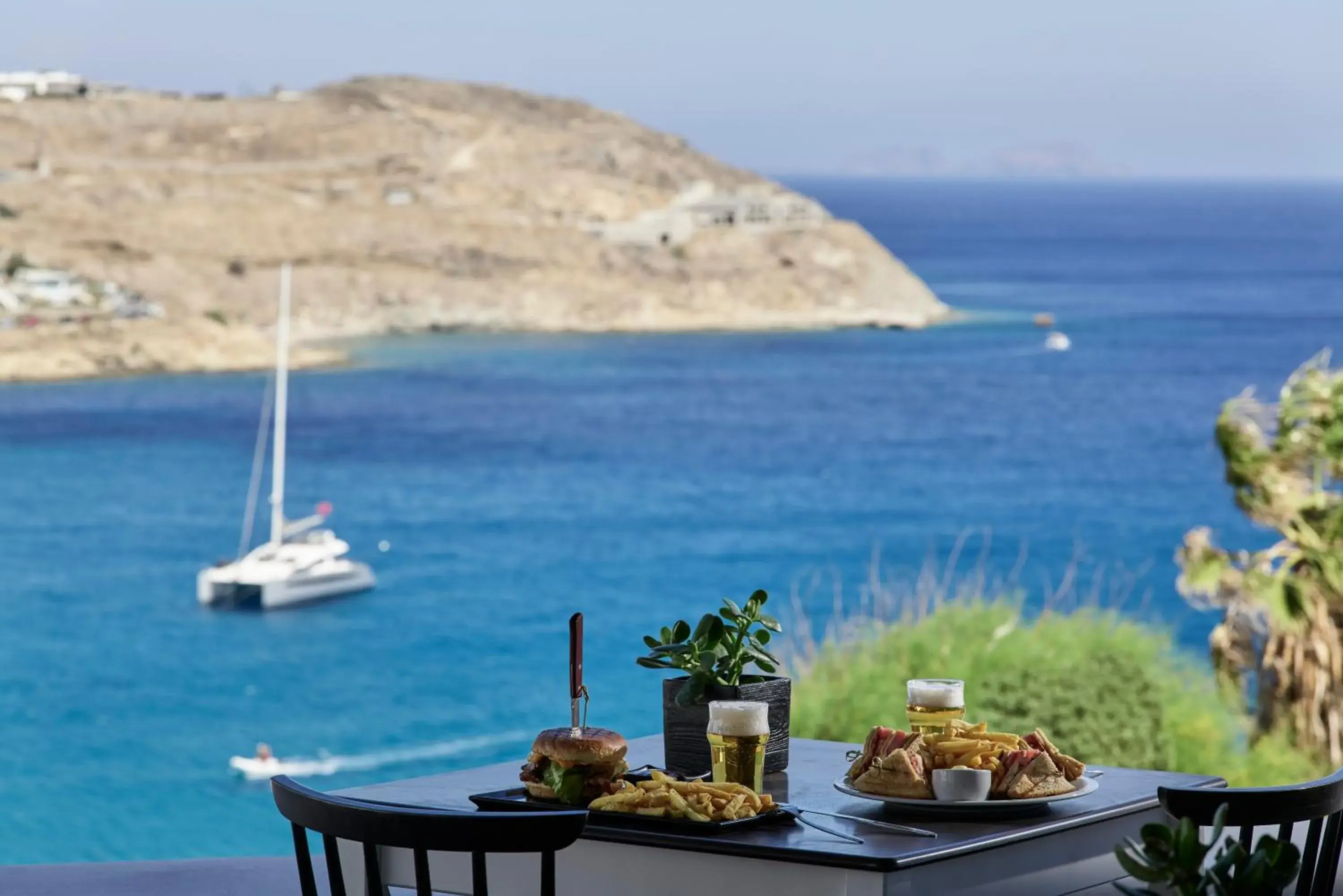 Restaurant/places to eat in Pietra e Mare - Mykonos Moments Restaurant/places to eat in Pietra e Mare - Mykonos Moments