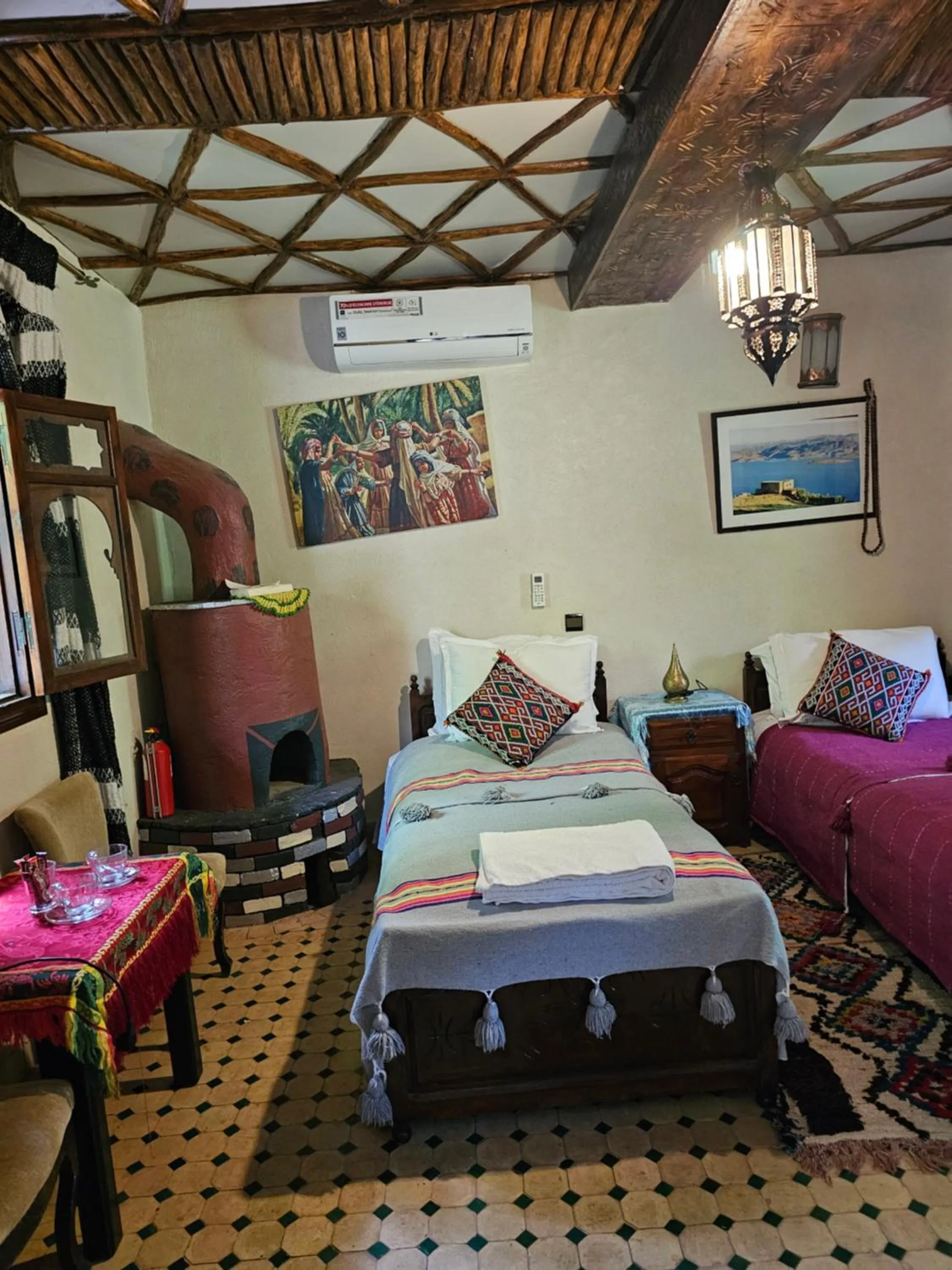 Bed in Riad Oussagou