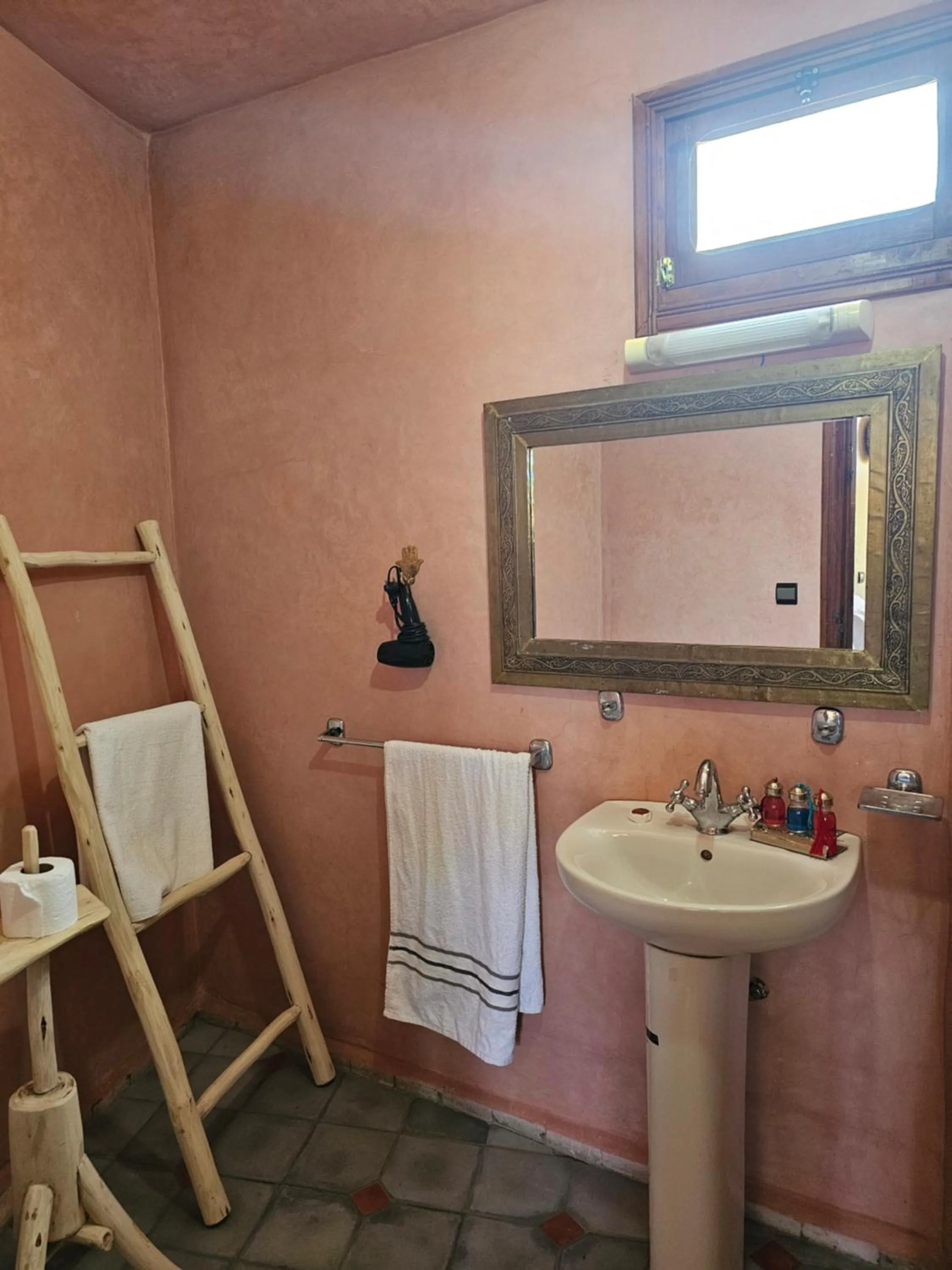 Bathroom in Riad Oussagou