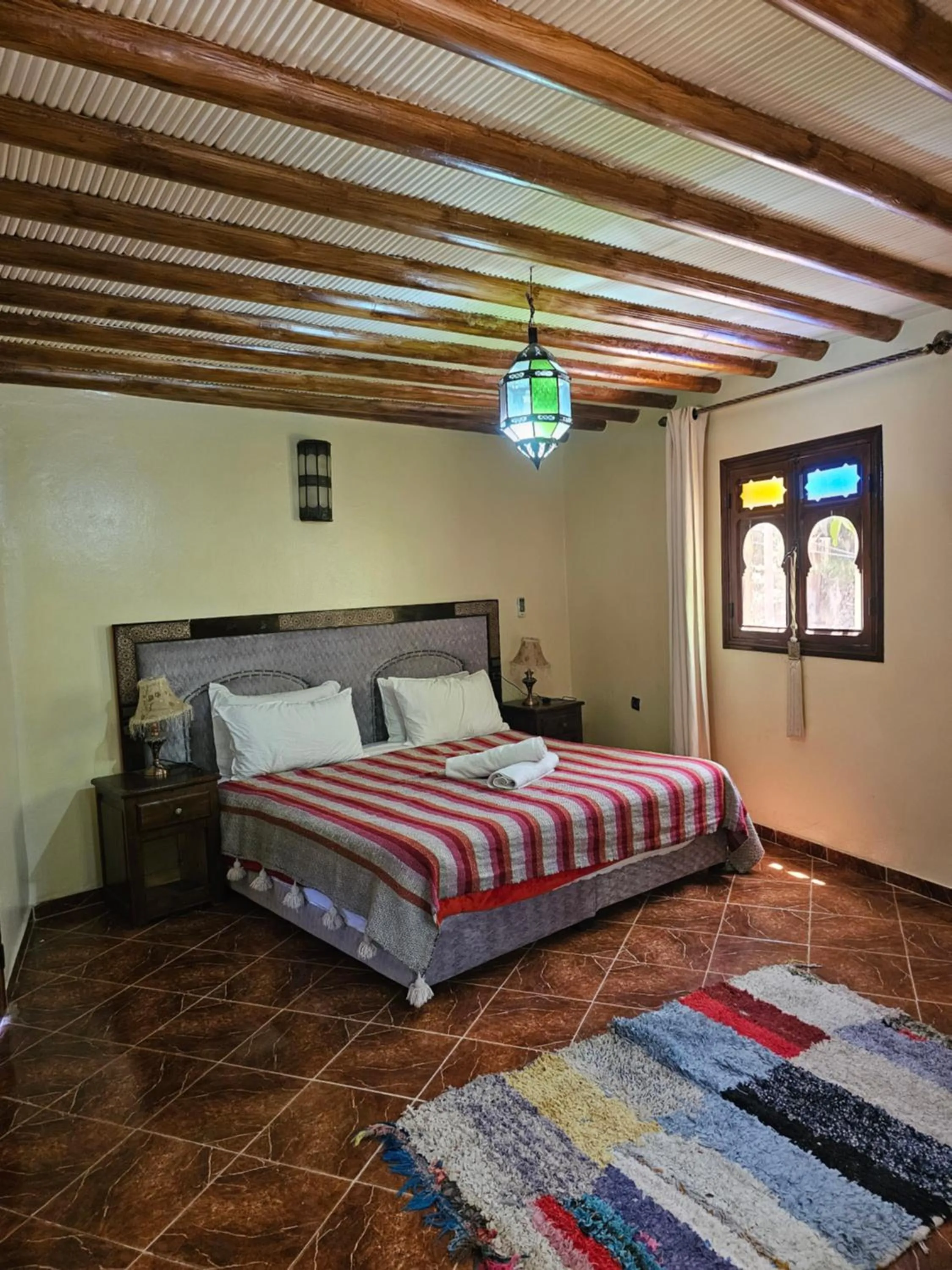 Shower, Bed in Riad Oussagou