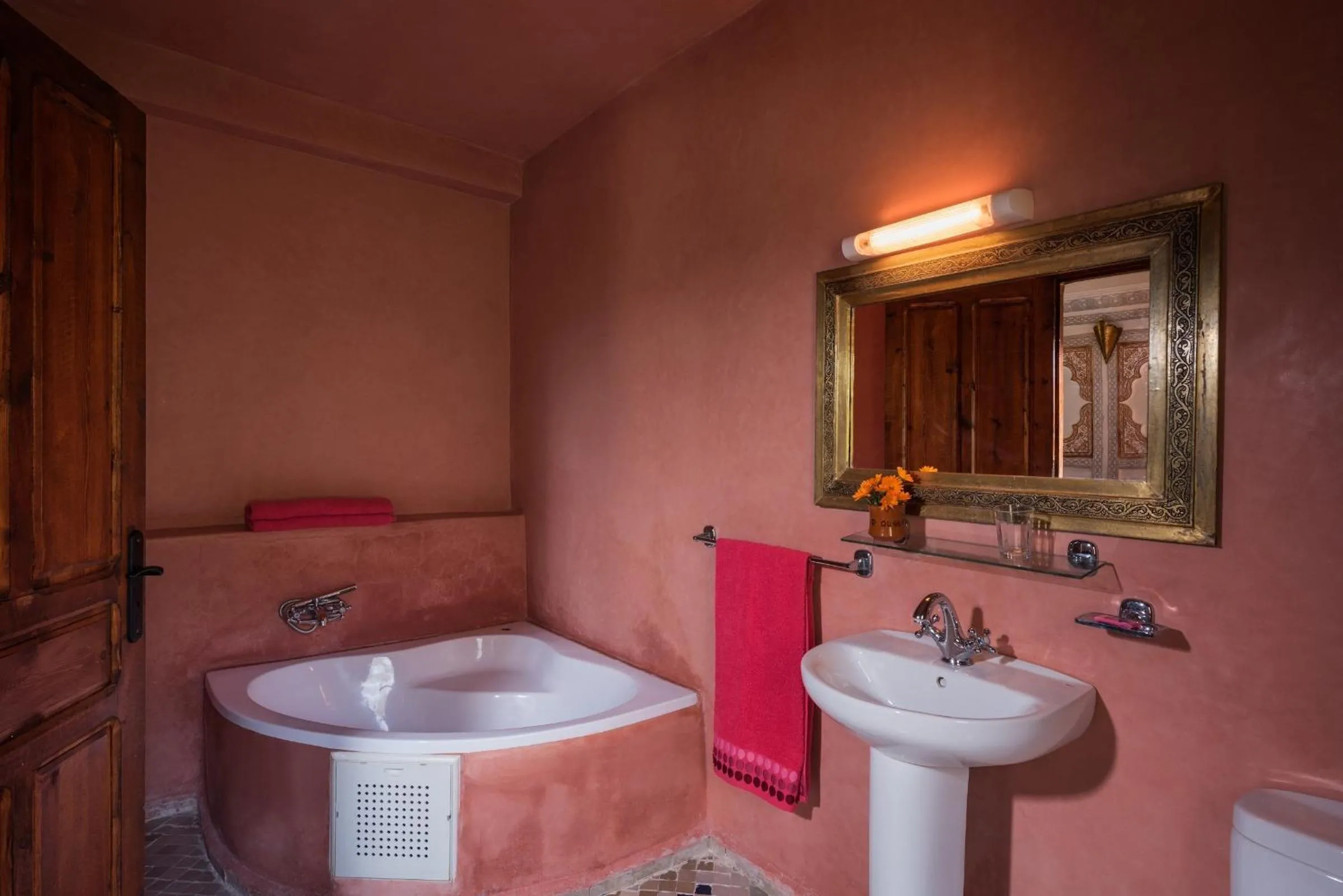 Bathroom in Riad Oussagou