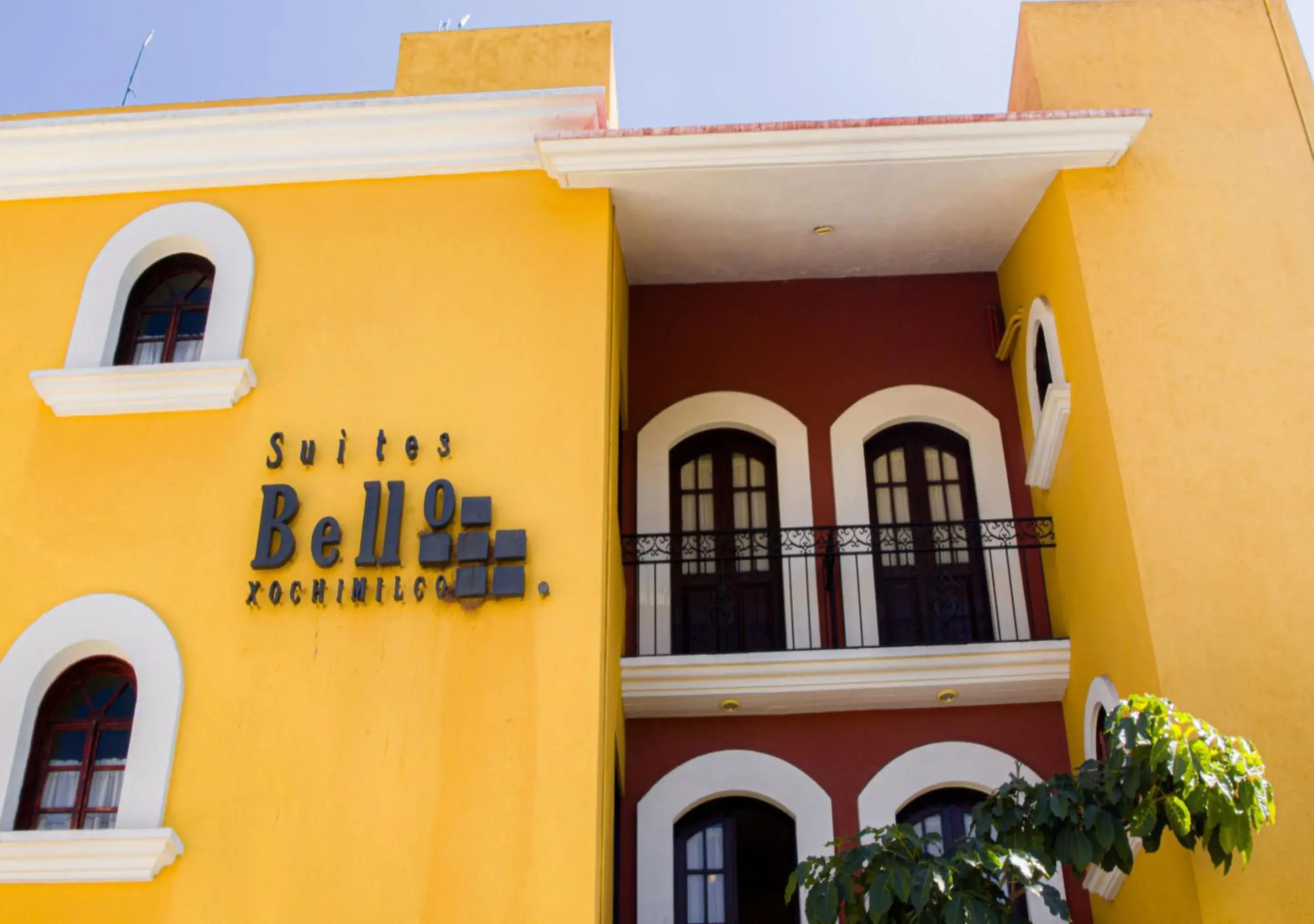 Facade/entrance in Suites Bello Xochimilco Facade/entrance in Suites Bello Xochimilco