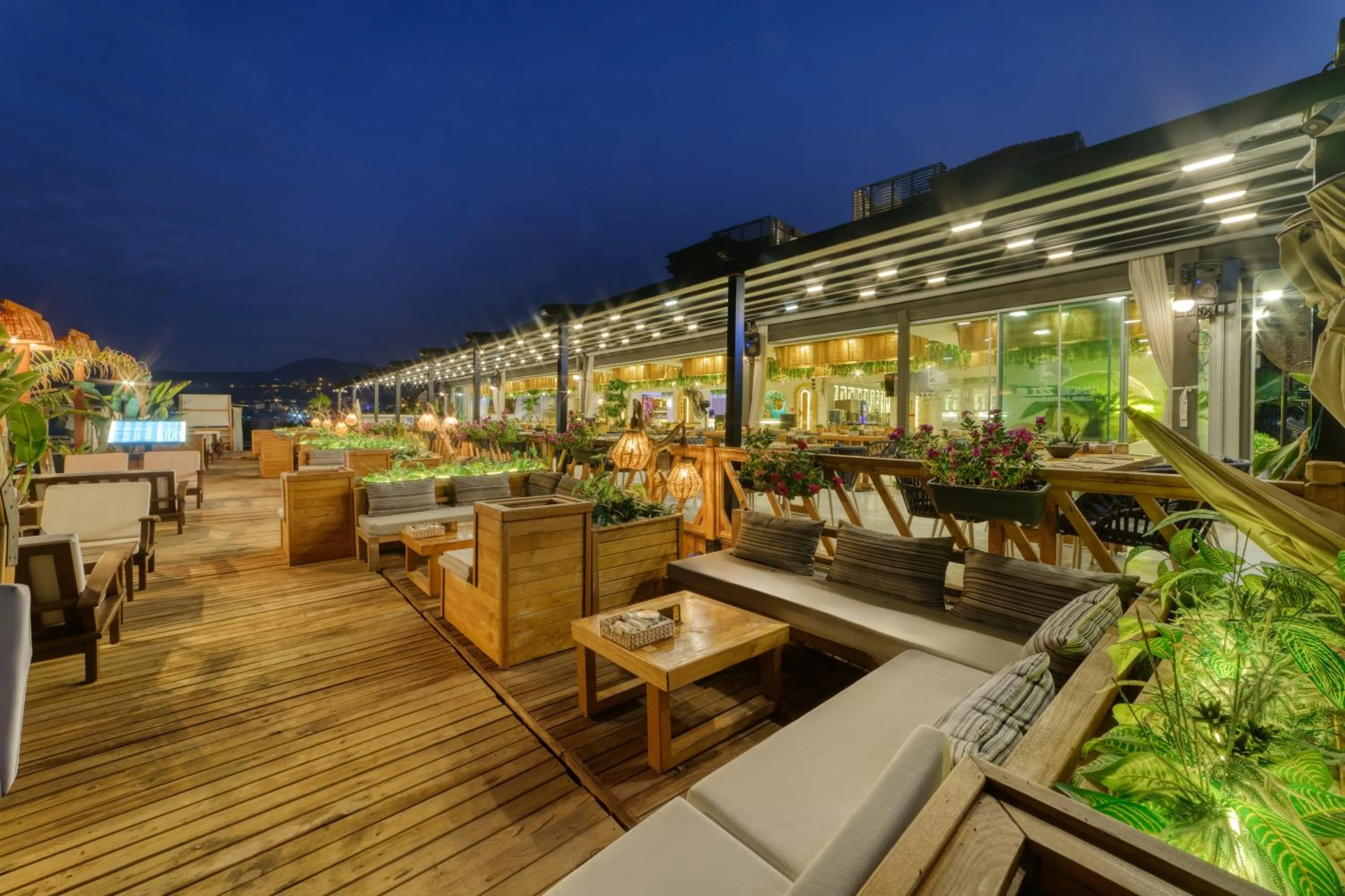 Restaurant/places to eat in Royalisa Palmiye Beach Hotel Adult Only