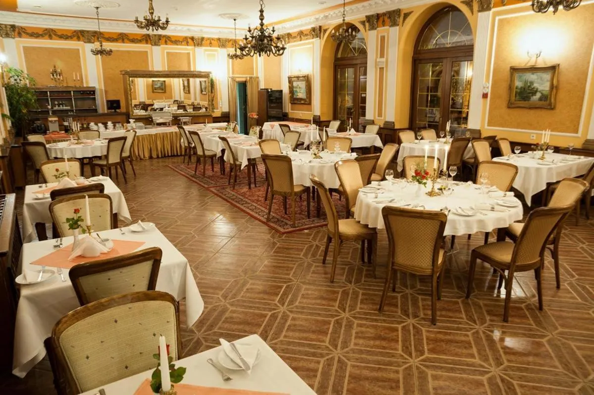 Restaurant/places to eat in Hotel Bończa