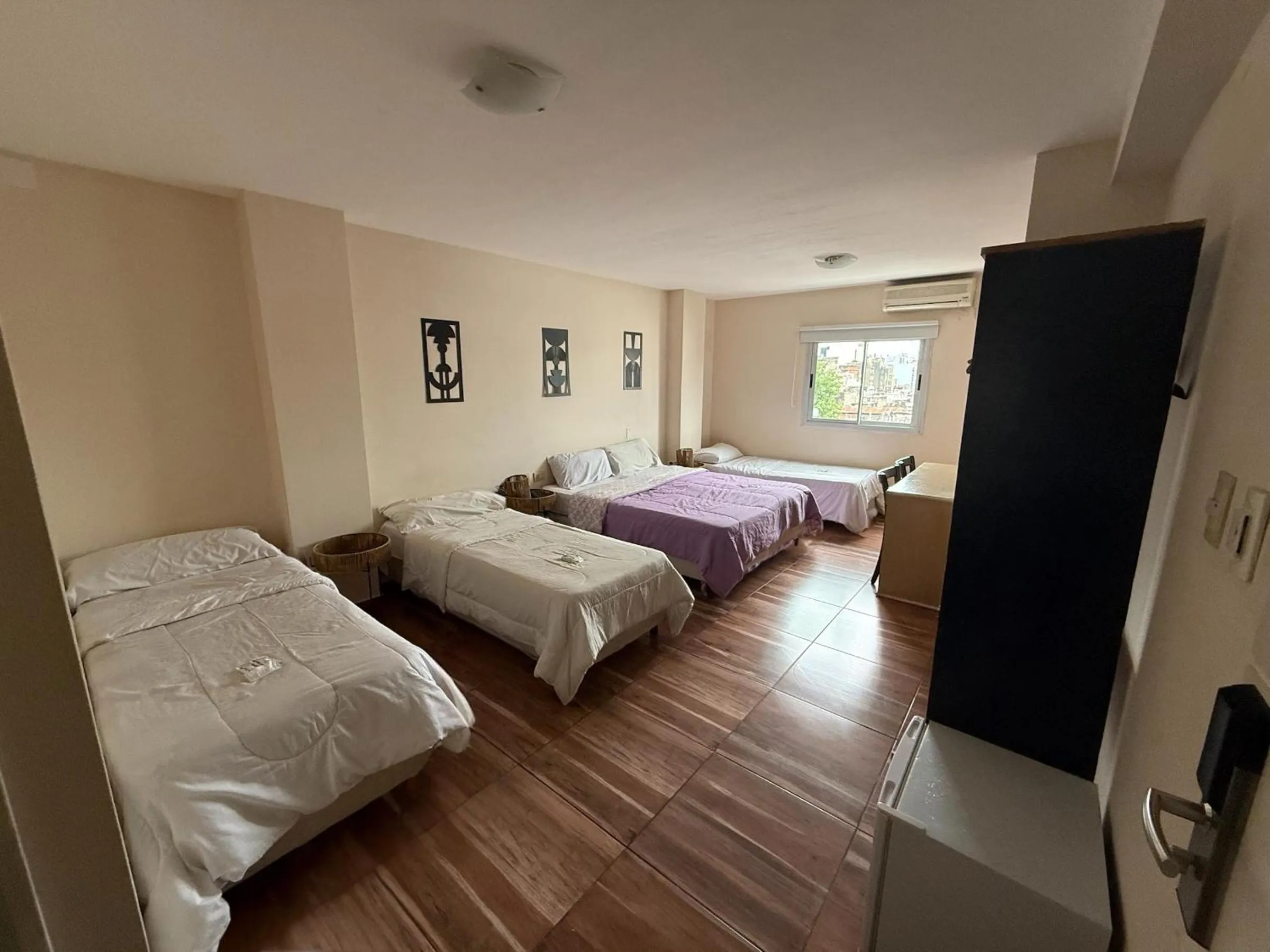 Property building, Bed in Del Fundador