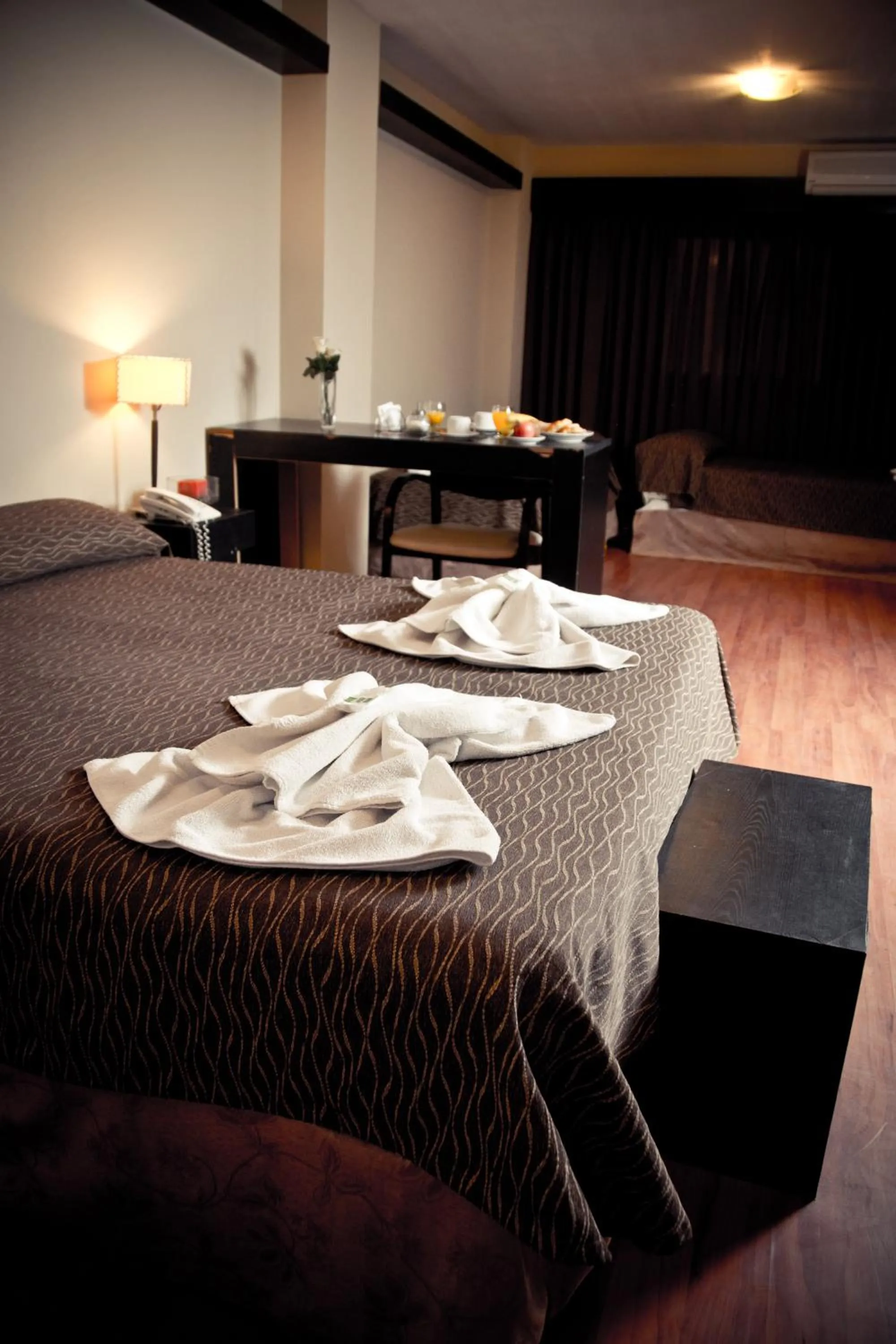 Photo of the whole room, Bed in Del Fundador