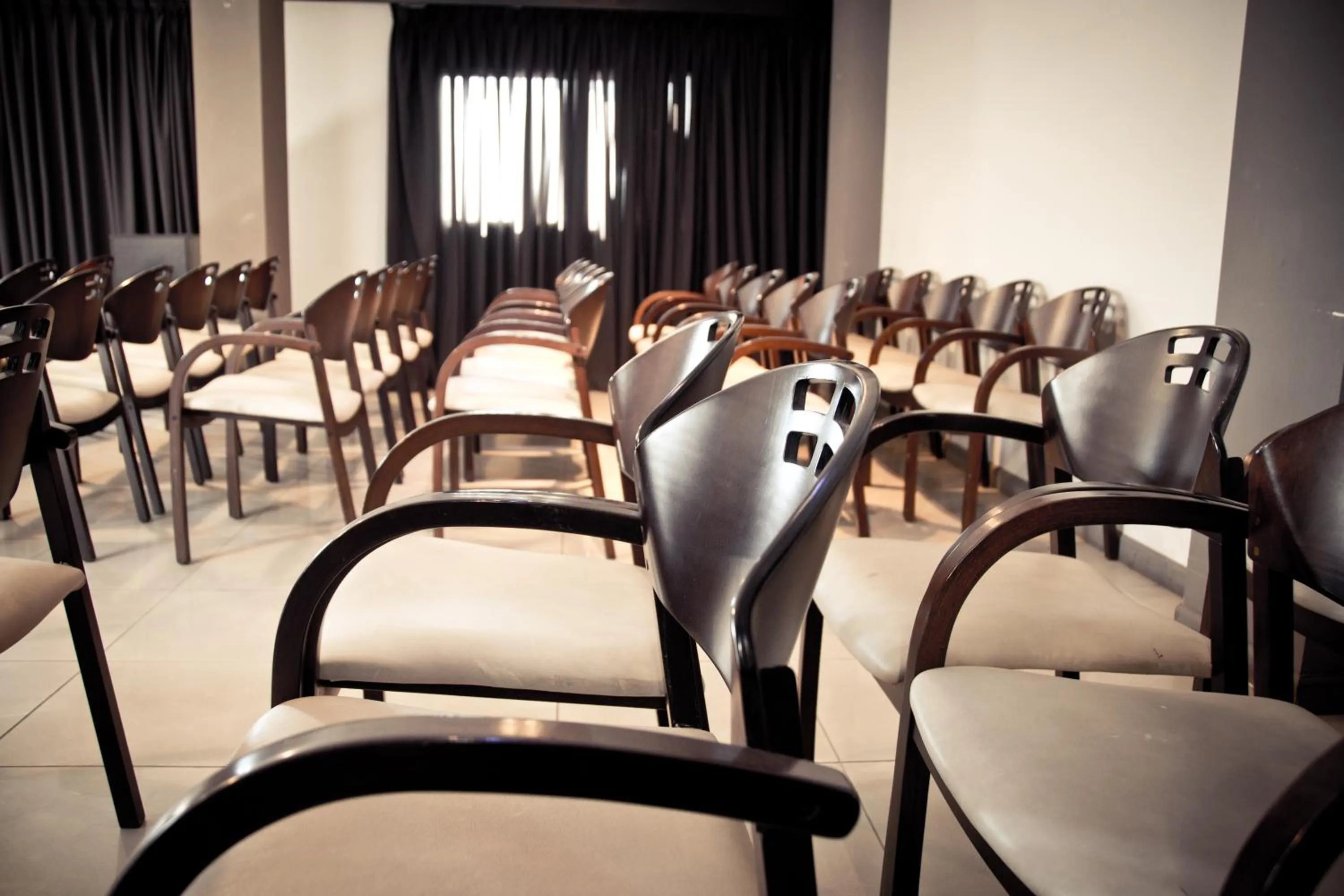 Business facilities in Del Fundador