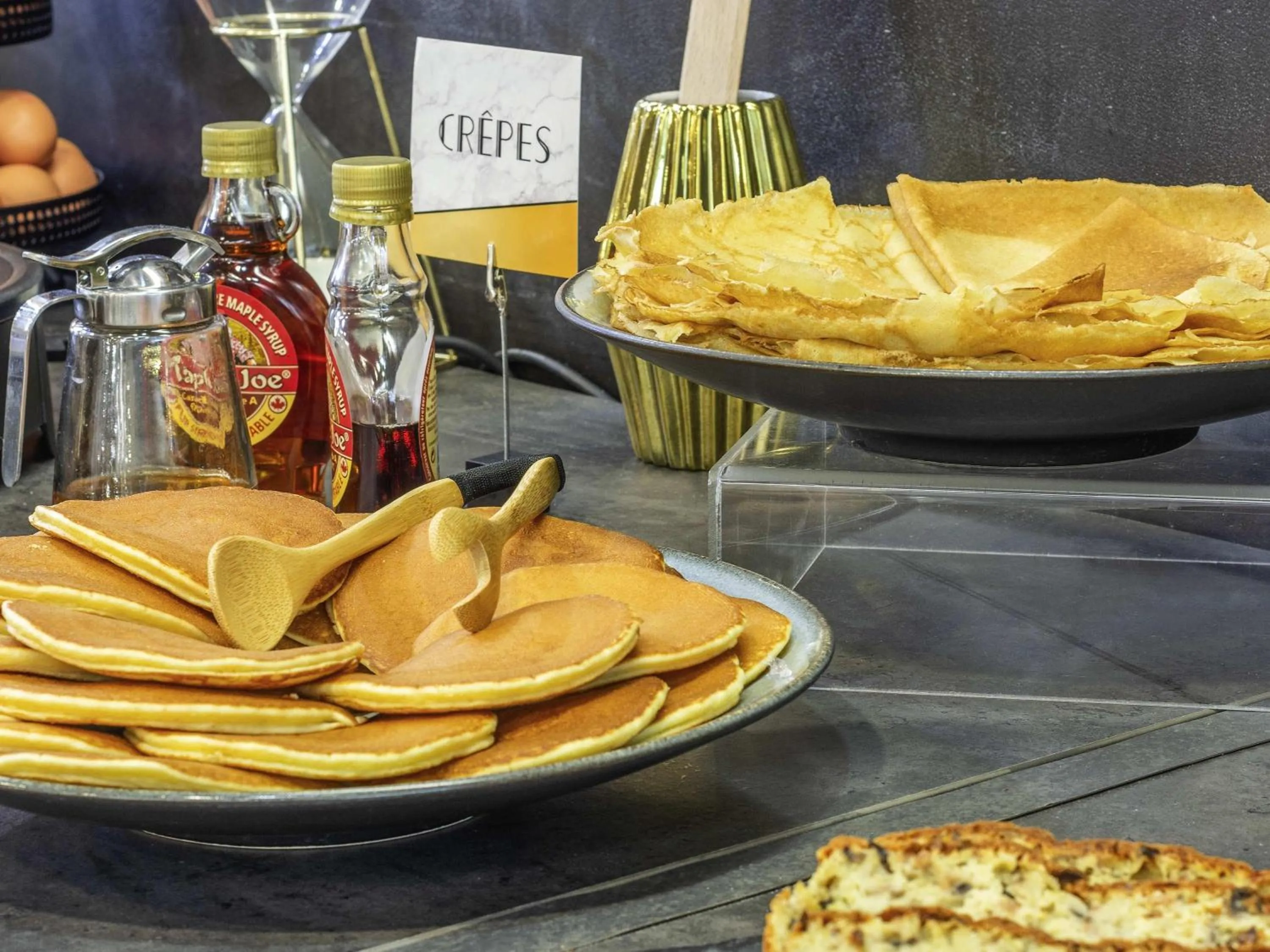 Restaurant/places to eat in Mercure Macaé