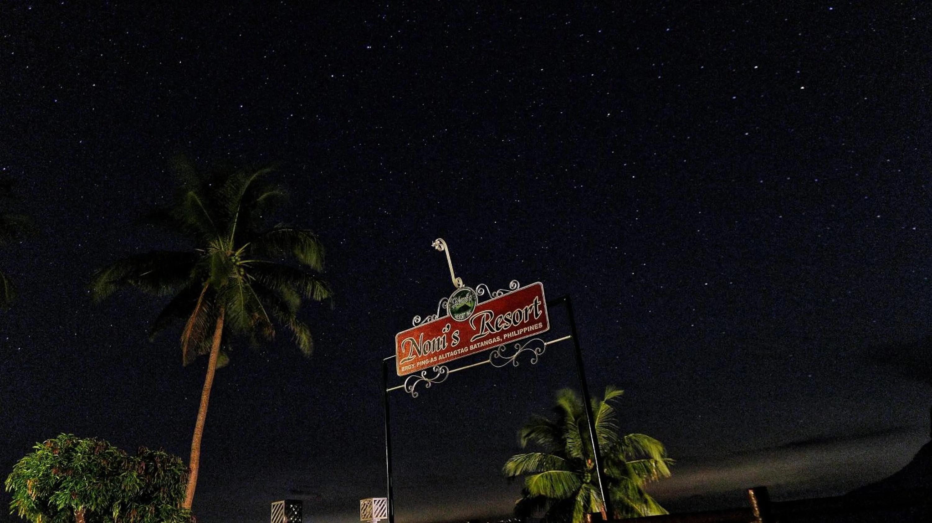 Night in Noni's Resort