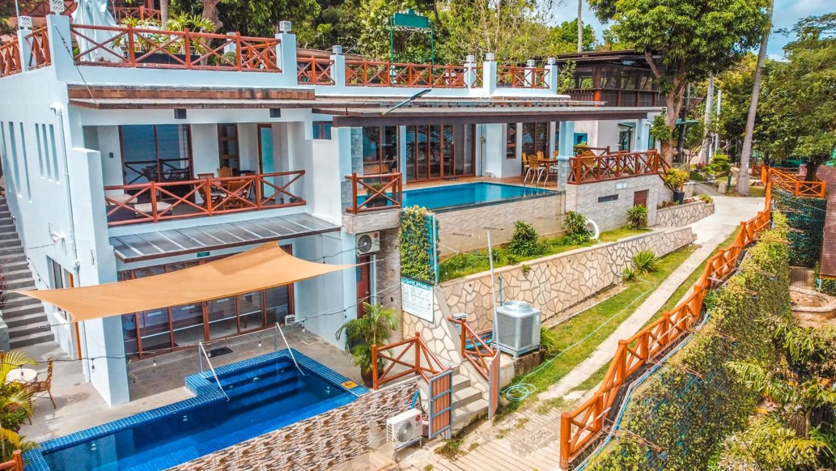 Property building in Noni's Resort