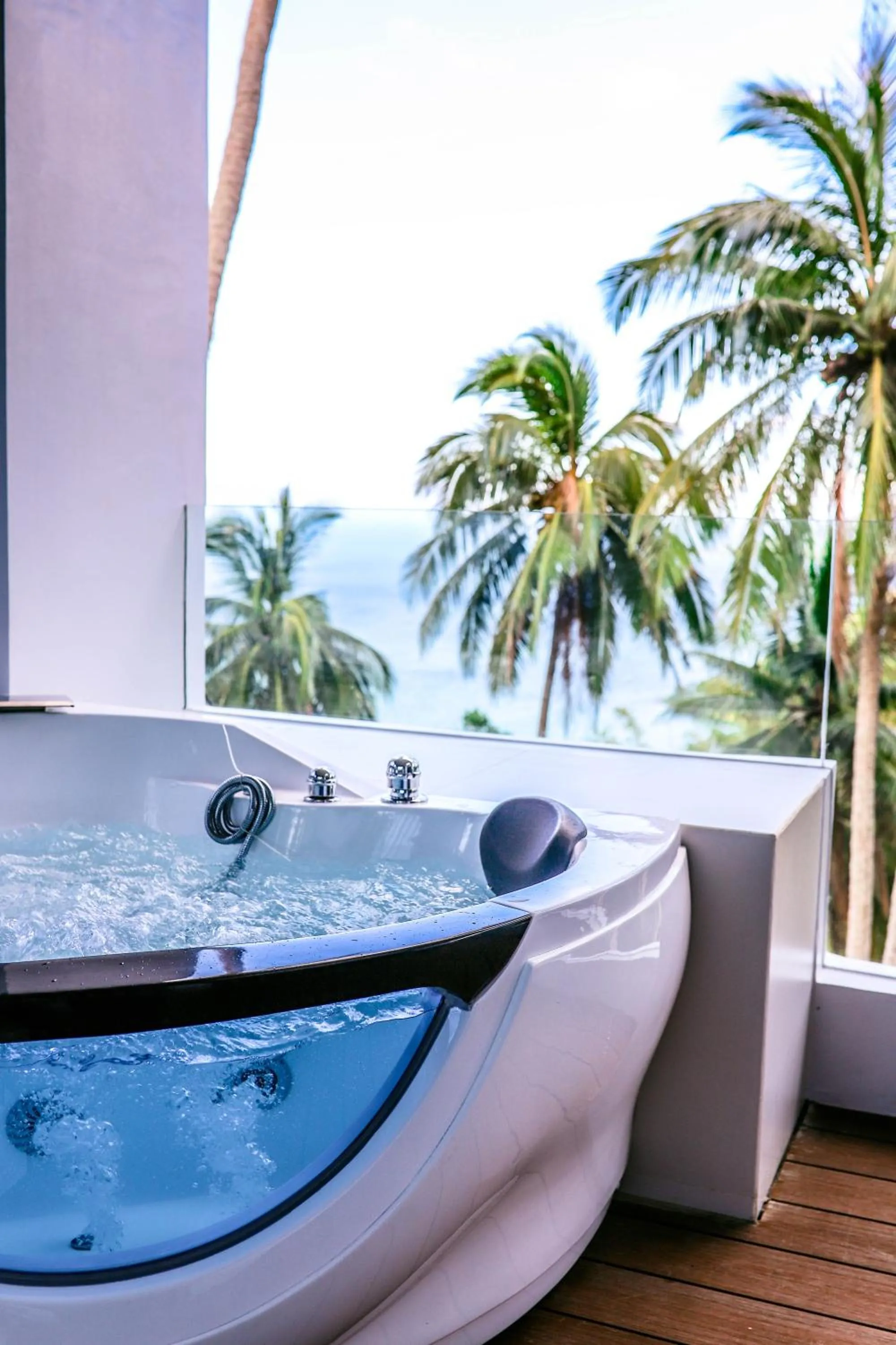 Hot Tub in Noni's Resort