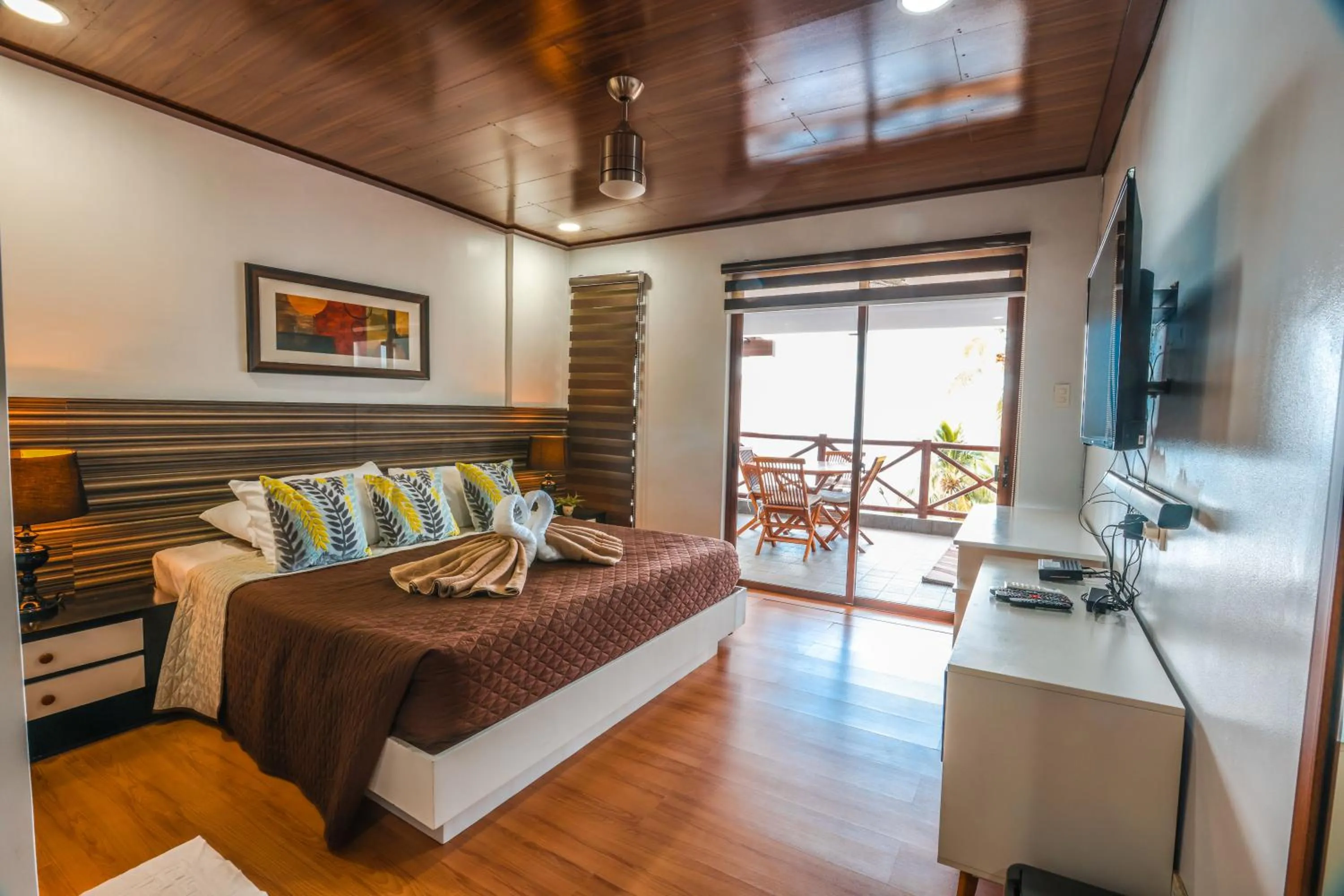 Bedroom, Bed in Noni's Resort