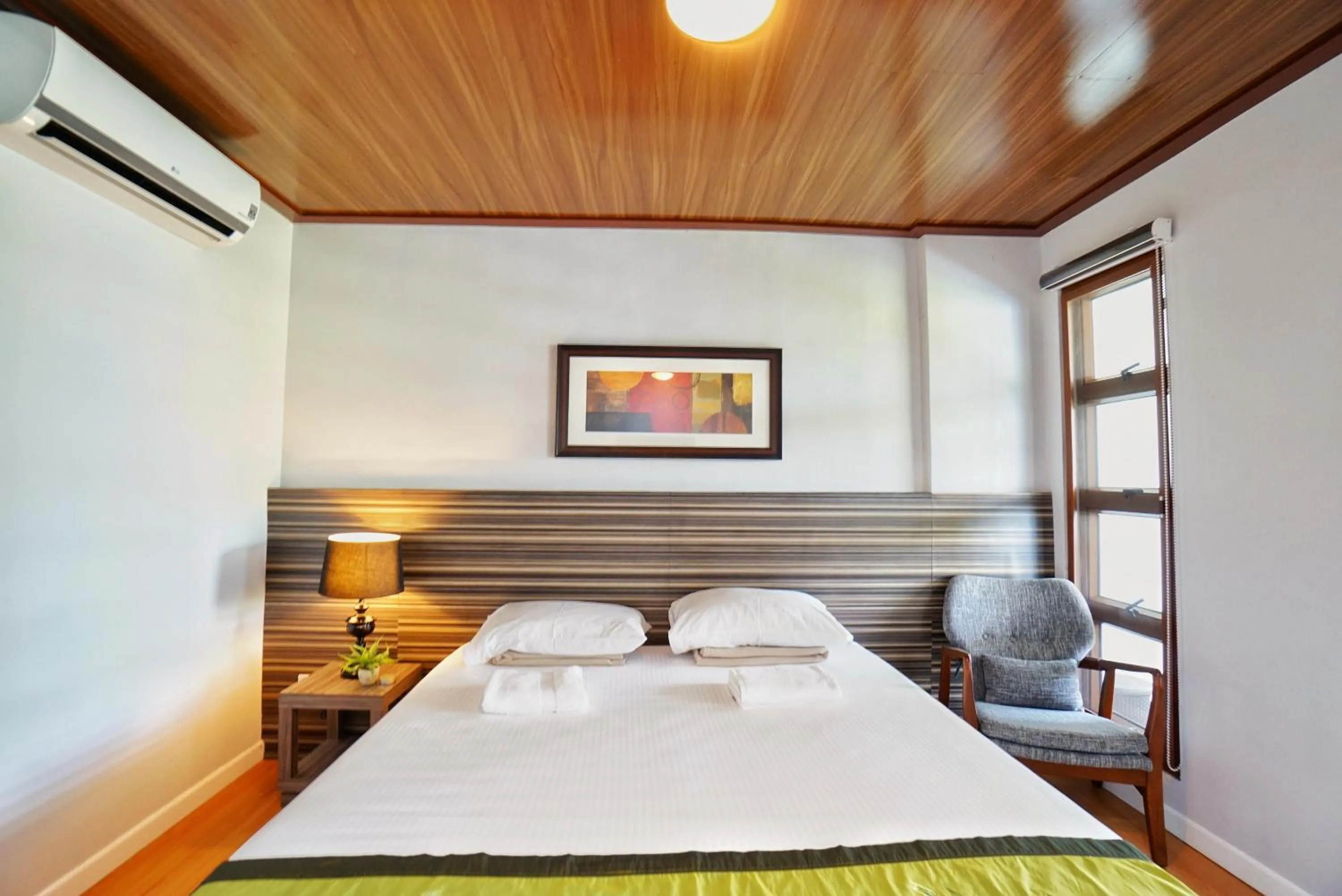 Bedroom, Bed in Noni's Resort