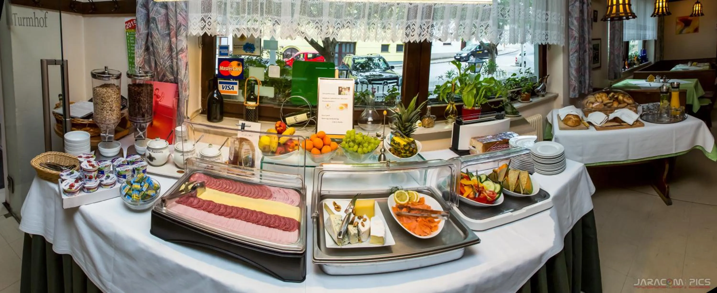 Food in Turmhof Breitenbrunn