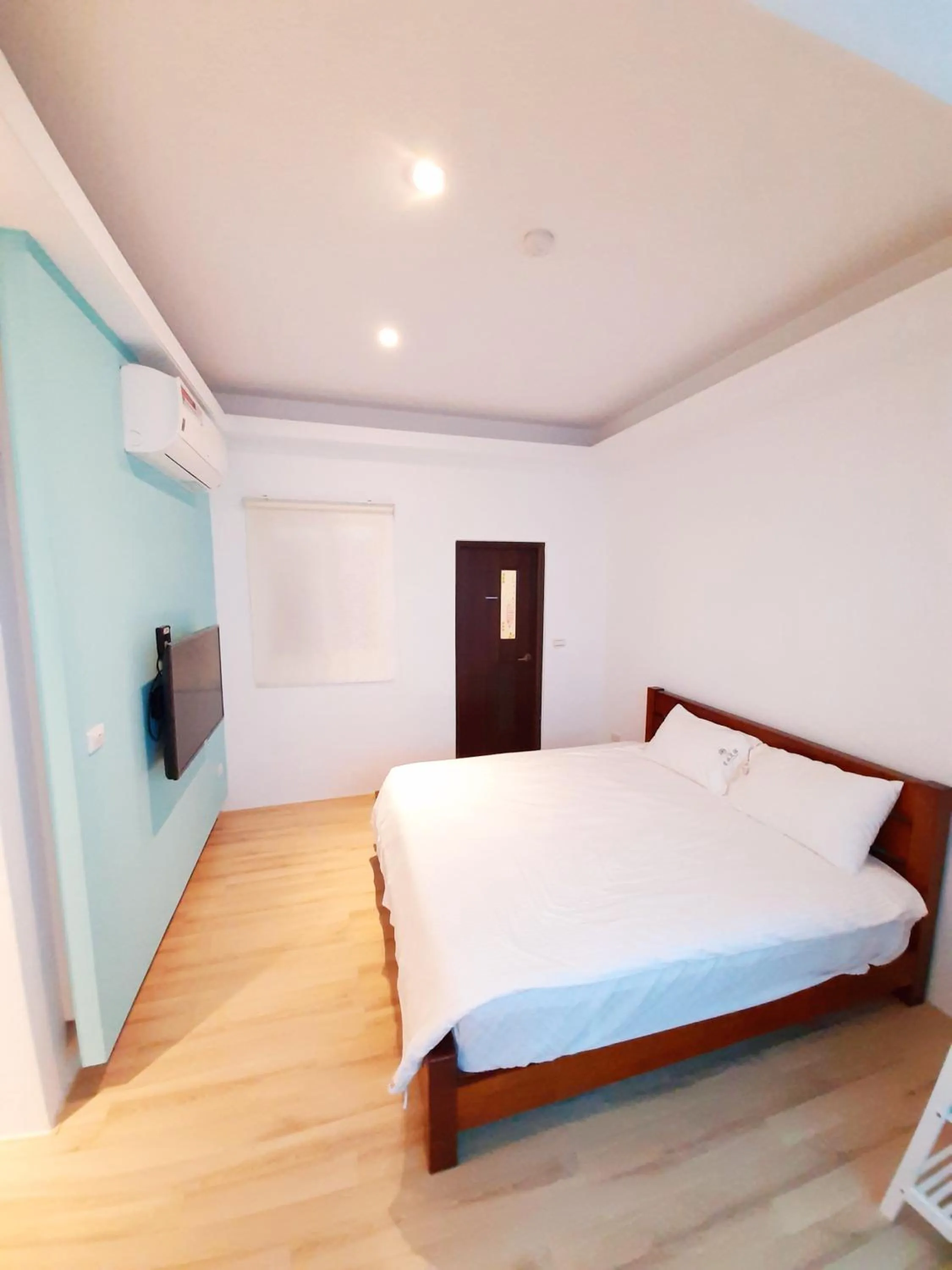 Bed in Love Travel Guest House