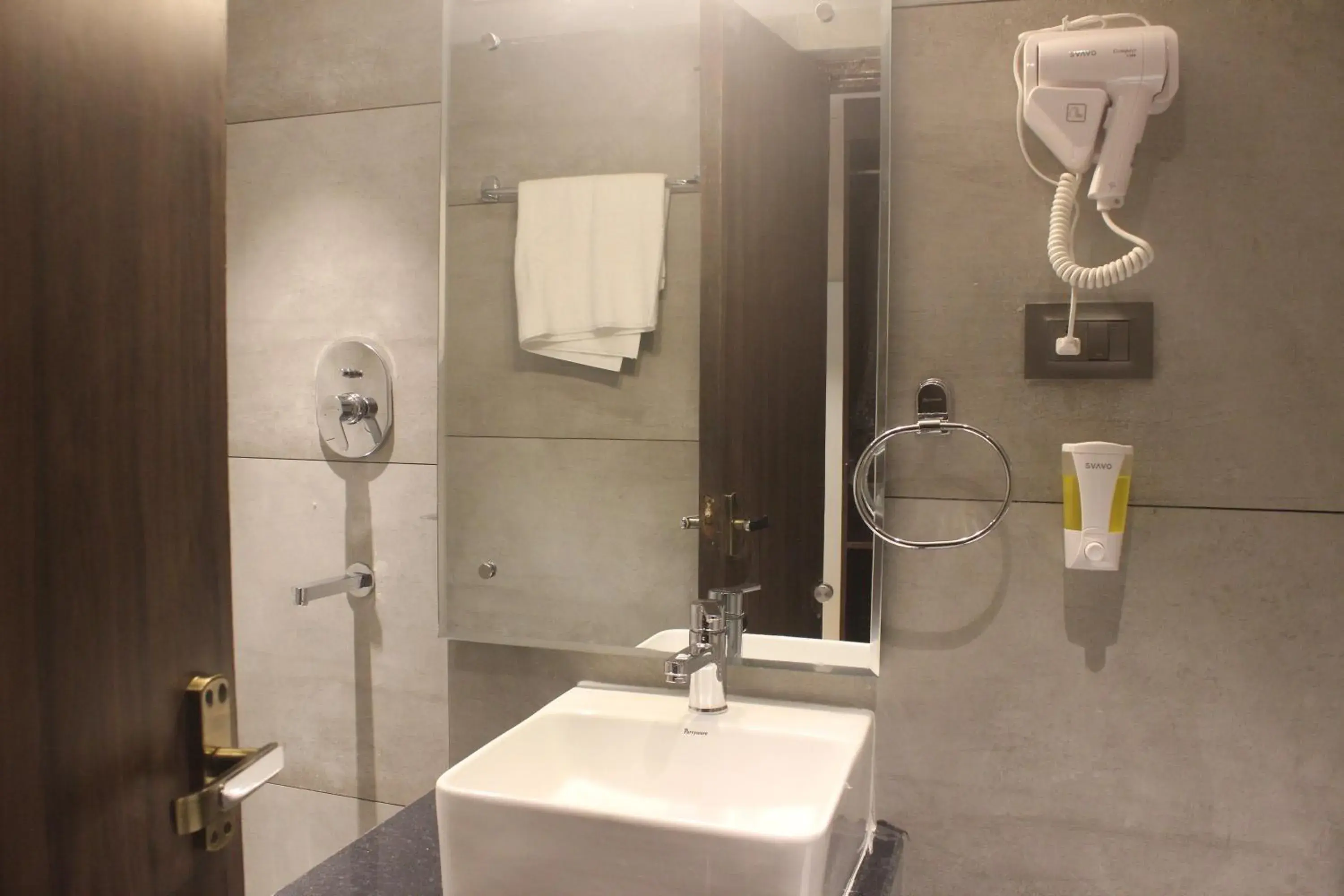 Deluxe Triple Room in Hotel Crown Plaza Deluxe Triple Room in Hotel Crown Plaza