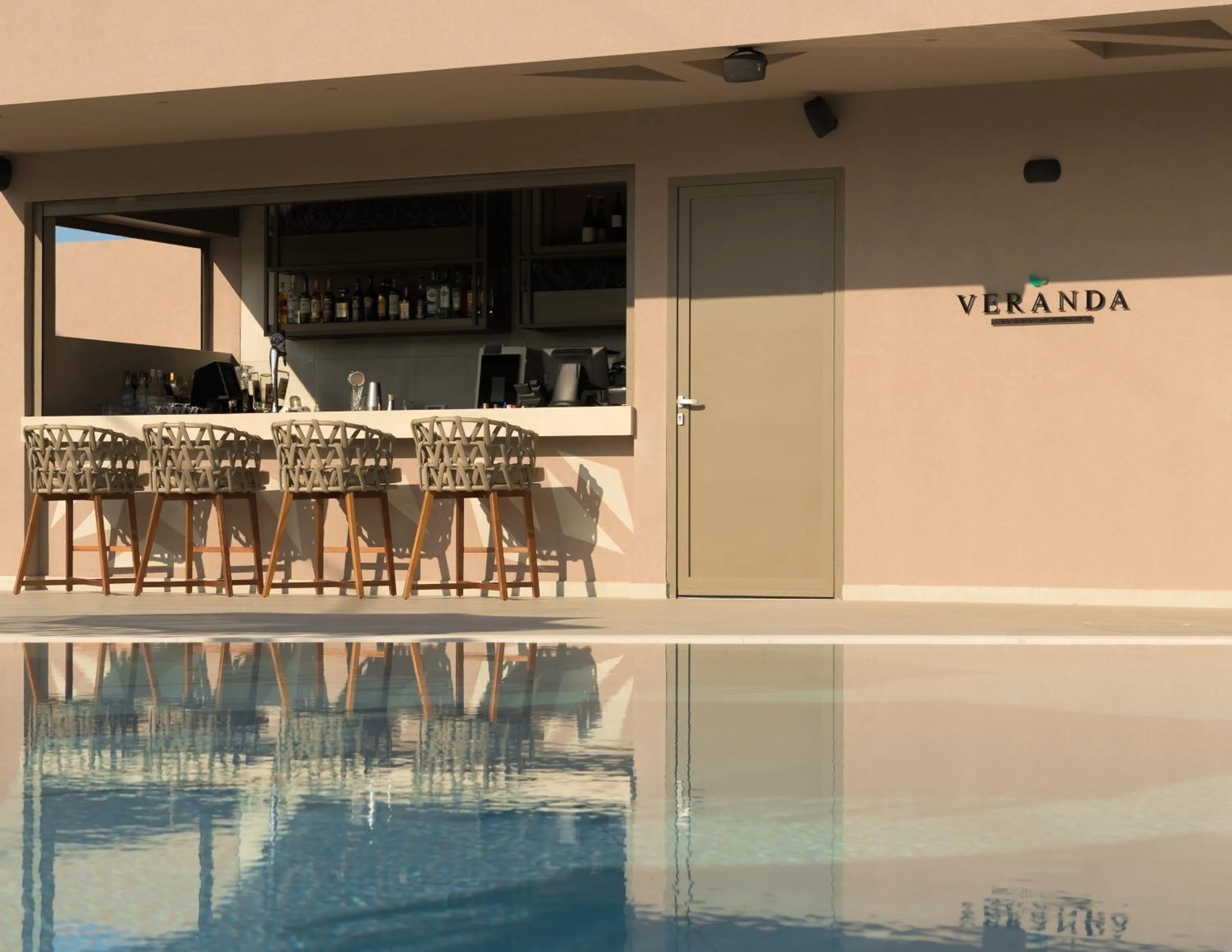 Lounge or bar in High Beach Resort