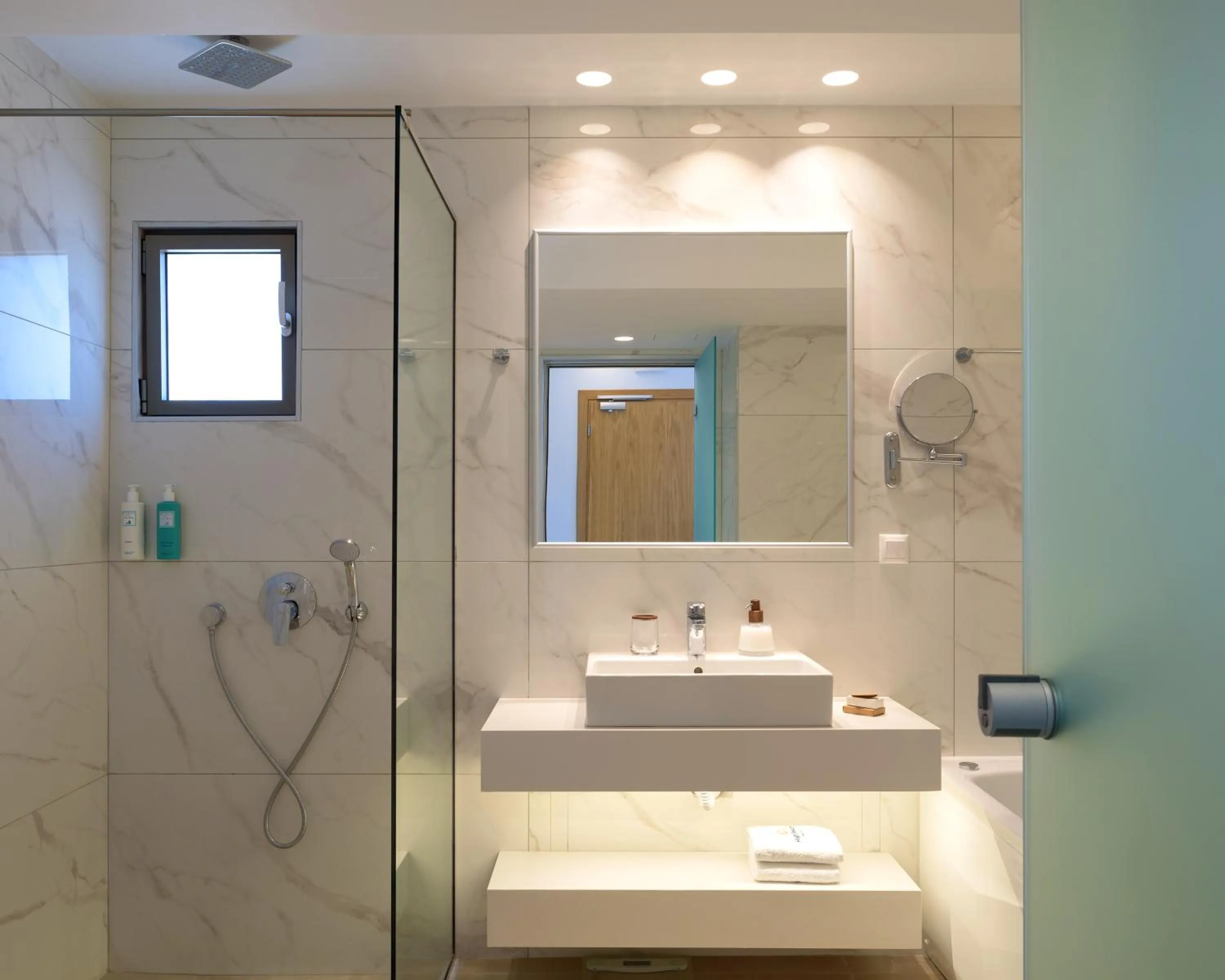 Shower in High Beach Resort