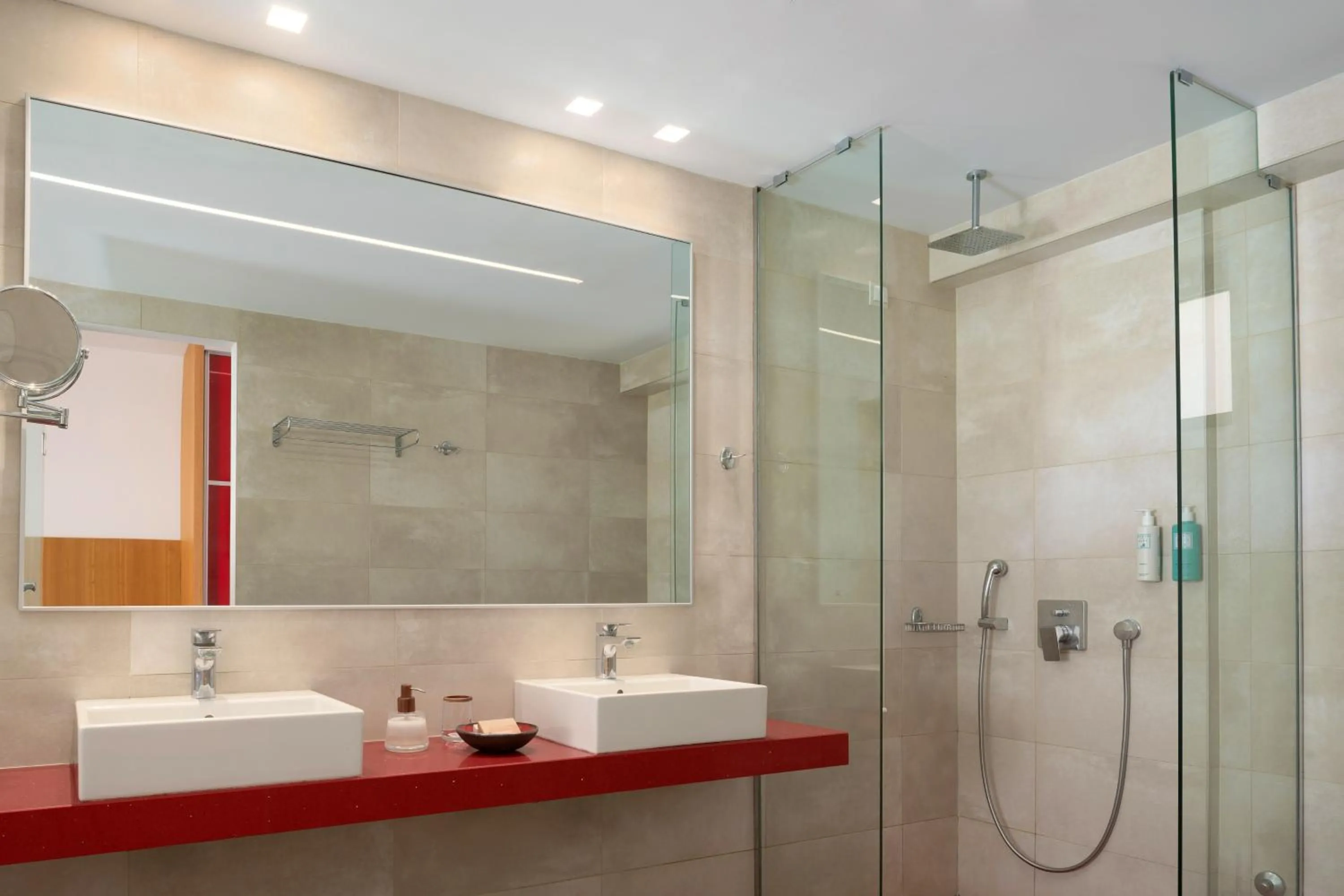 Shower in High Beach Resort