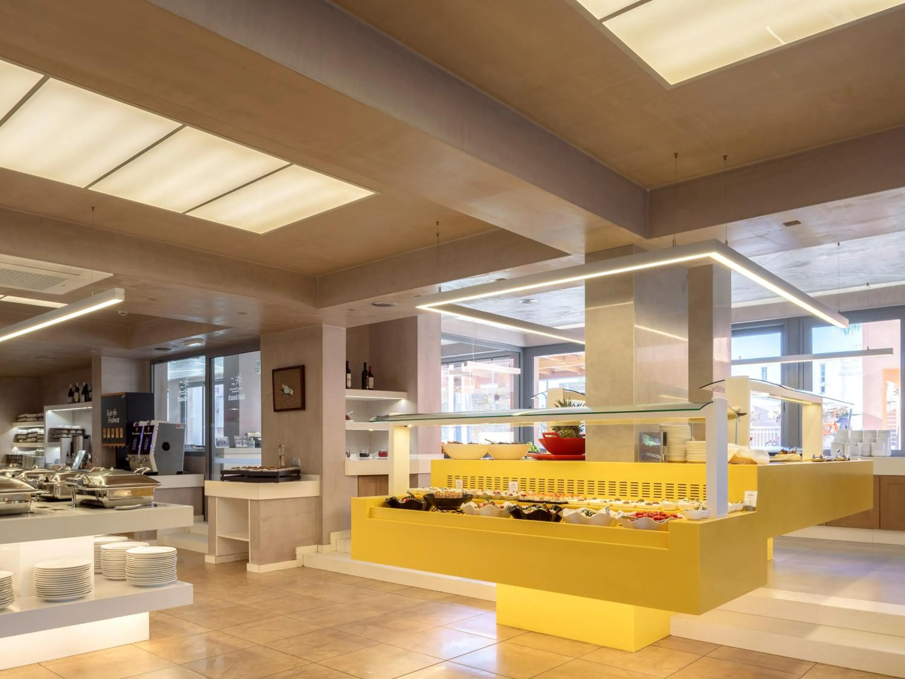 Restaurant/places to eat in High Beach Resort