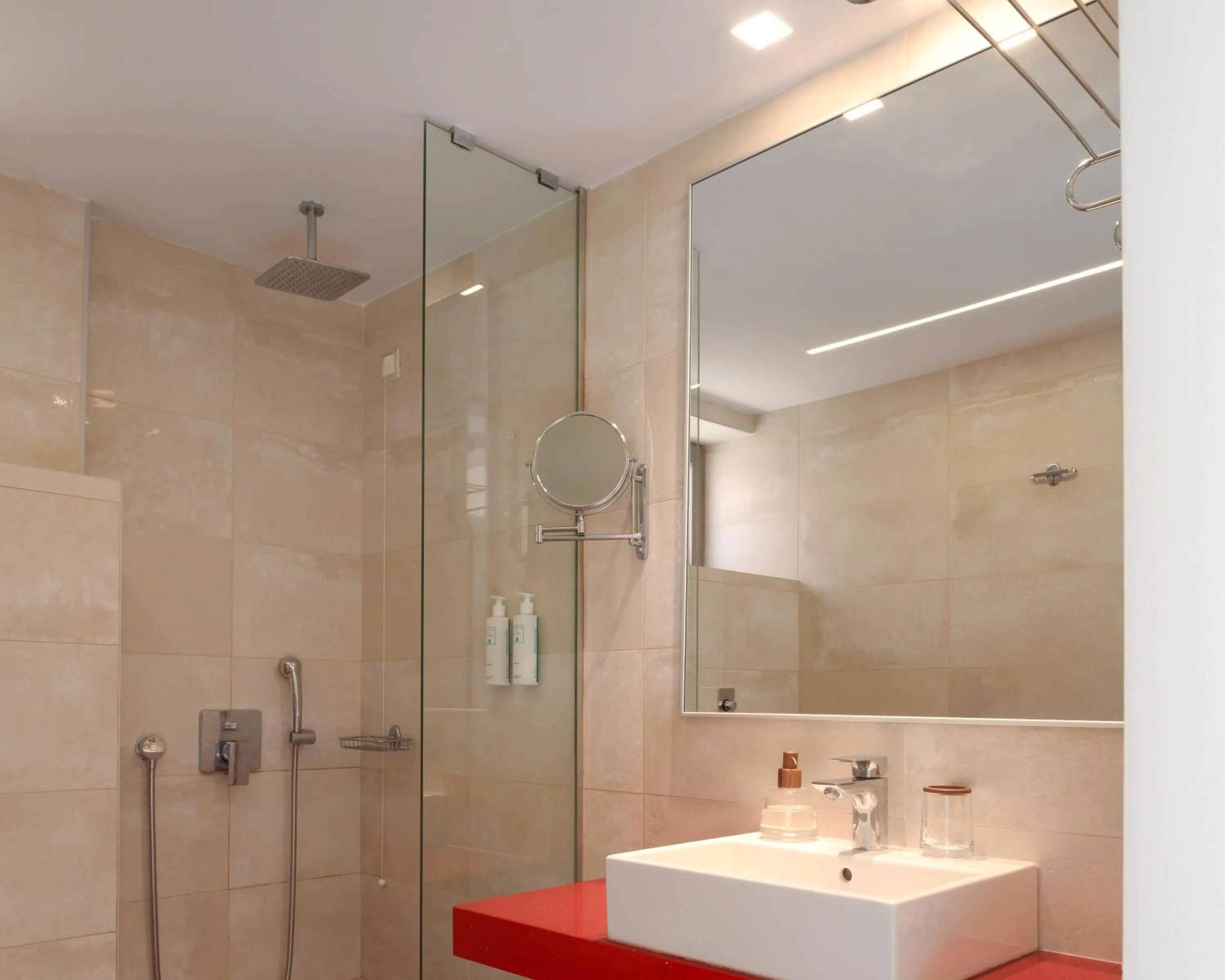 Shower in High Beach Resort