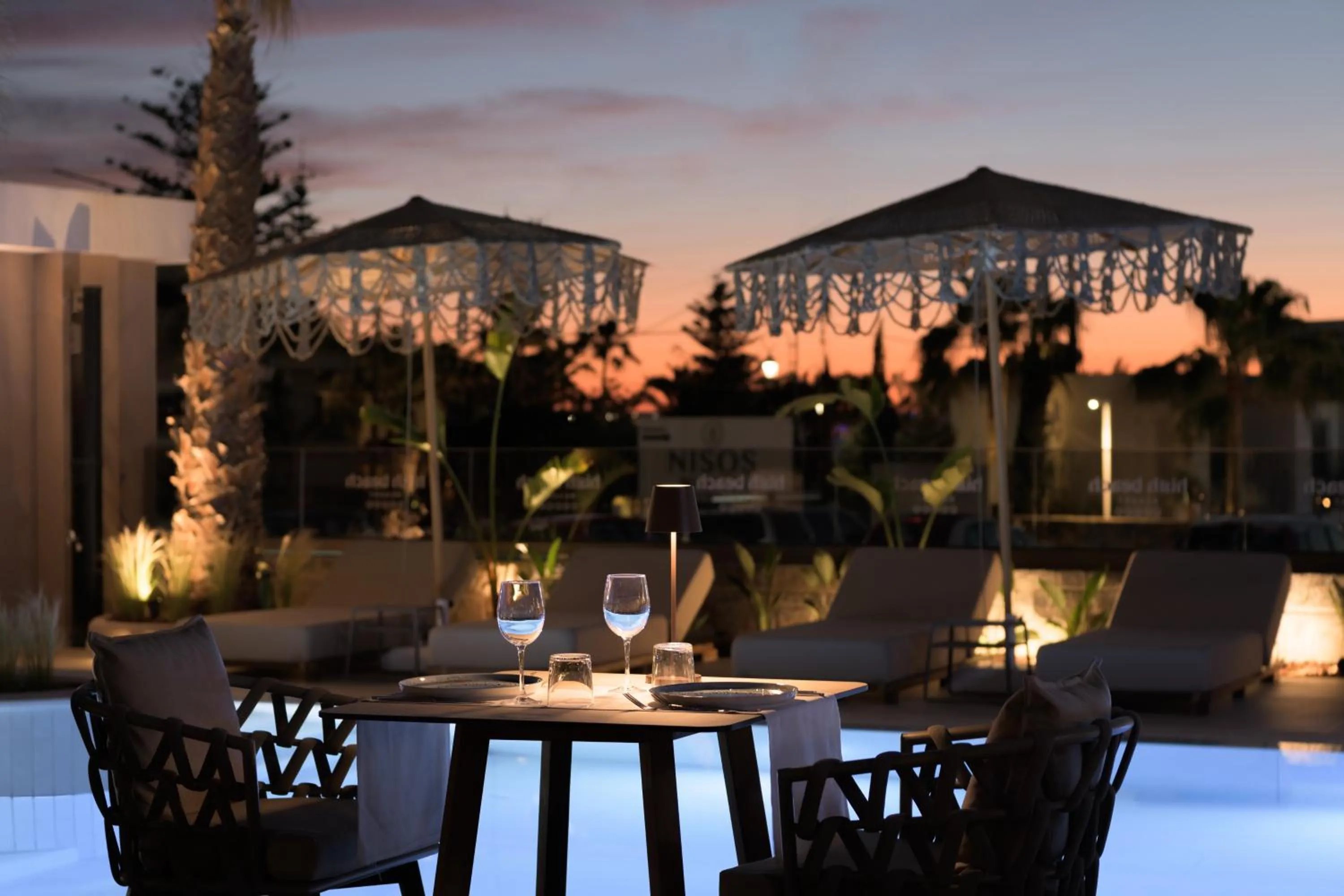 Restaurant/places to eat in High Beach Resort