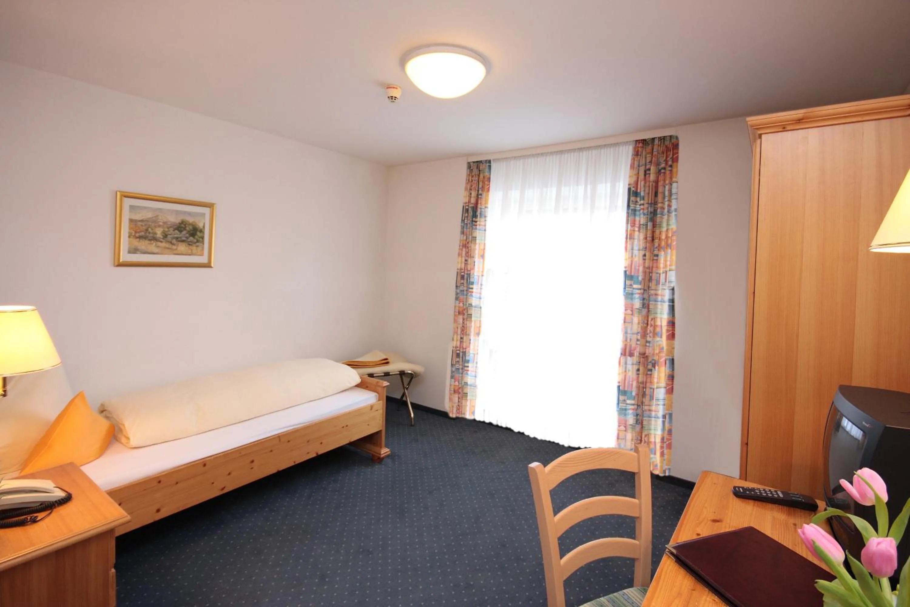 Day, Bed in Hotel Trasen