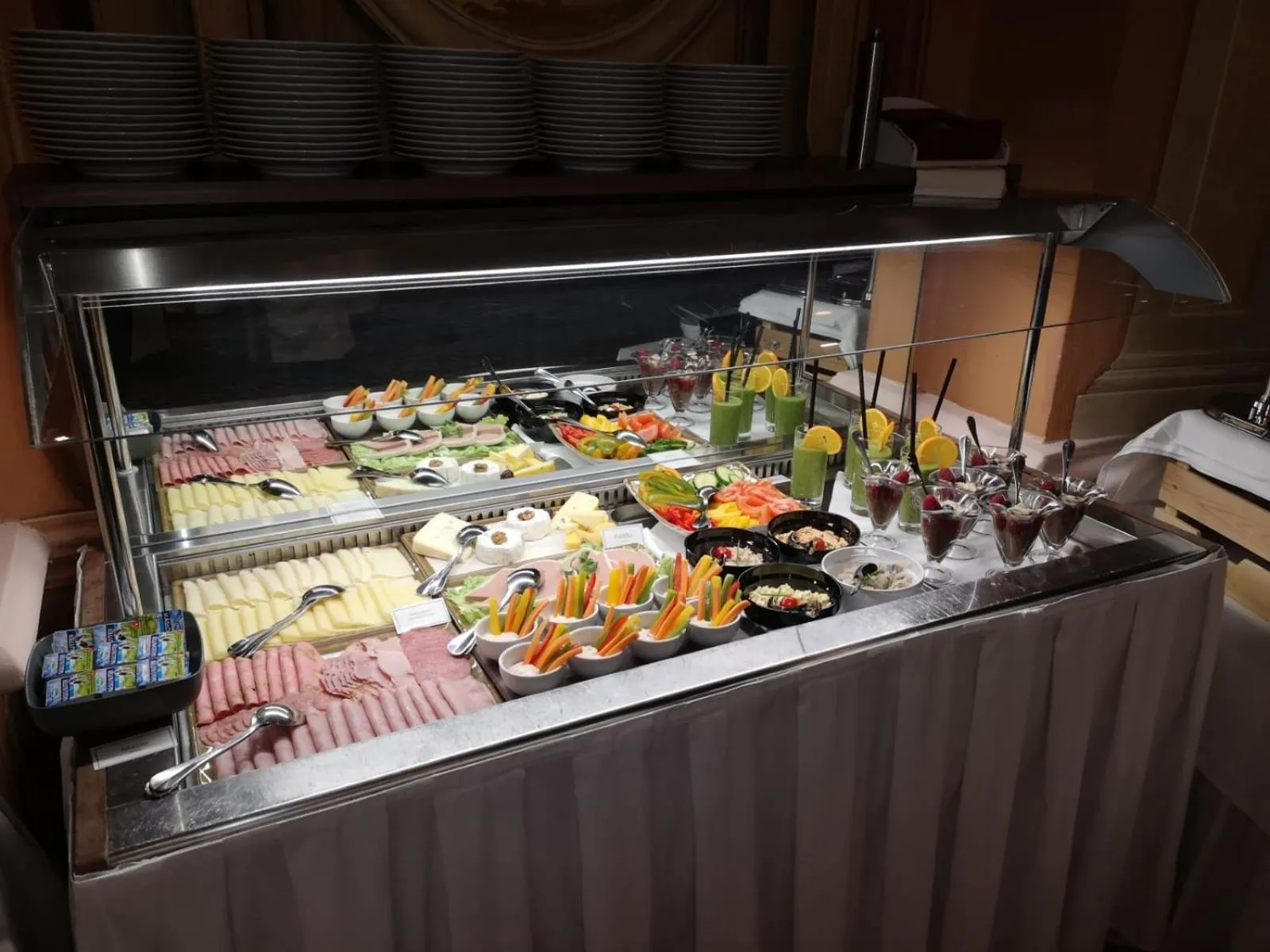 Breakfast in Château Liblice