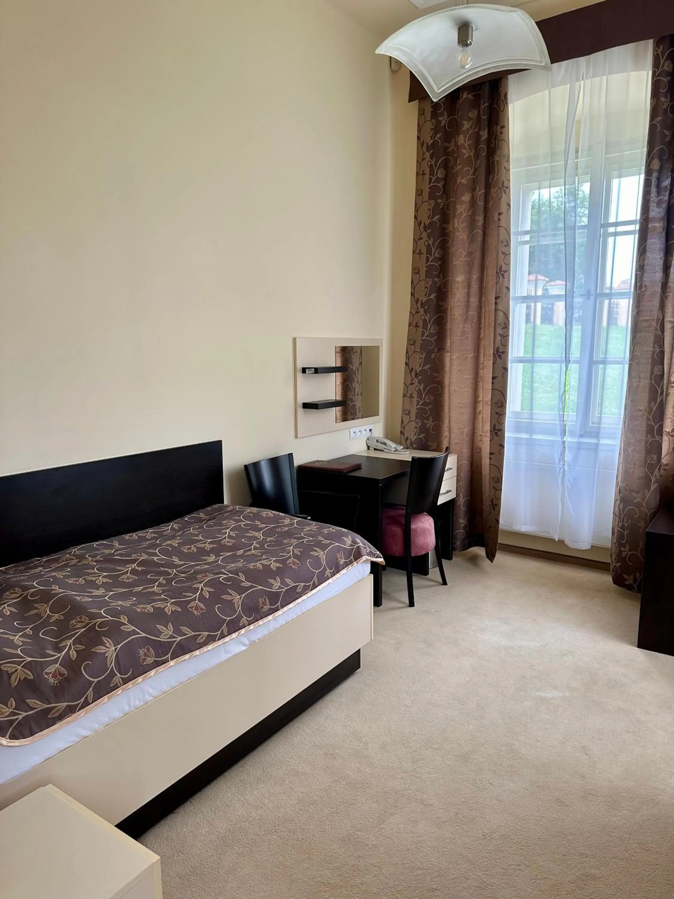 Bed in Château Liblice