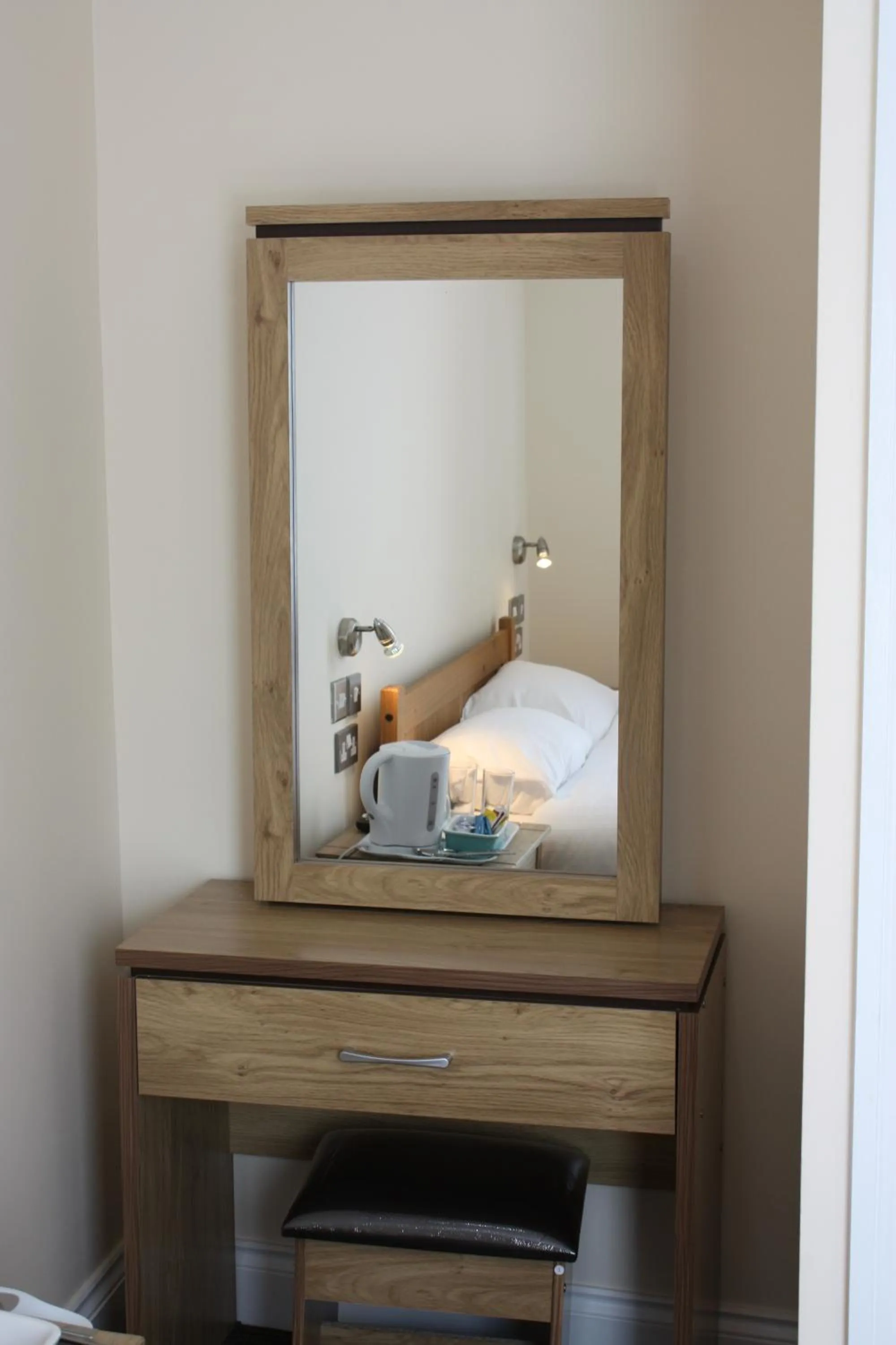 Area and facilities in Earls Court Garden Hotel