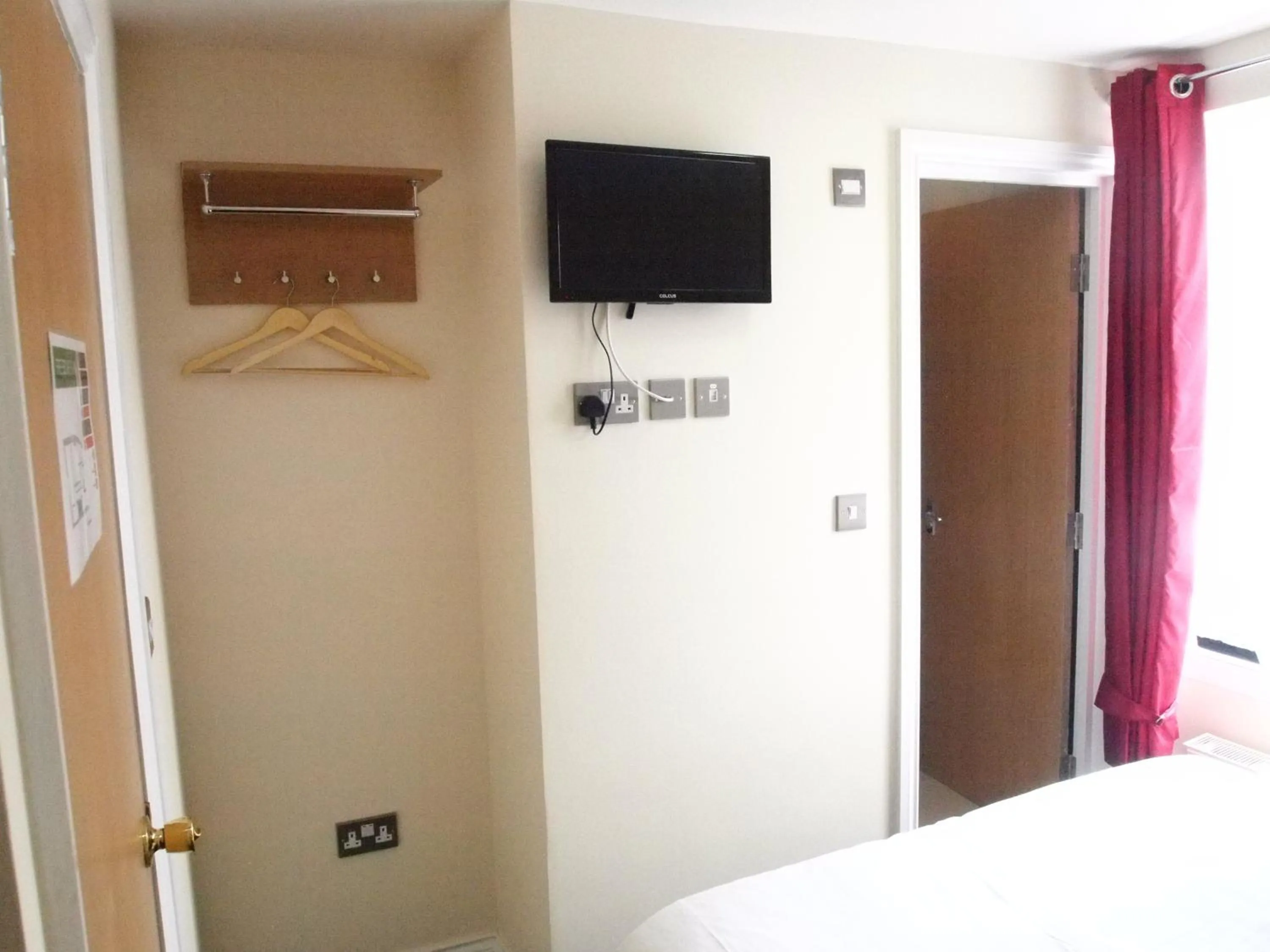 Bedroom, Bed in Earls Court Garden Hotel